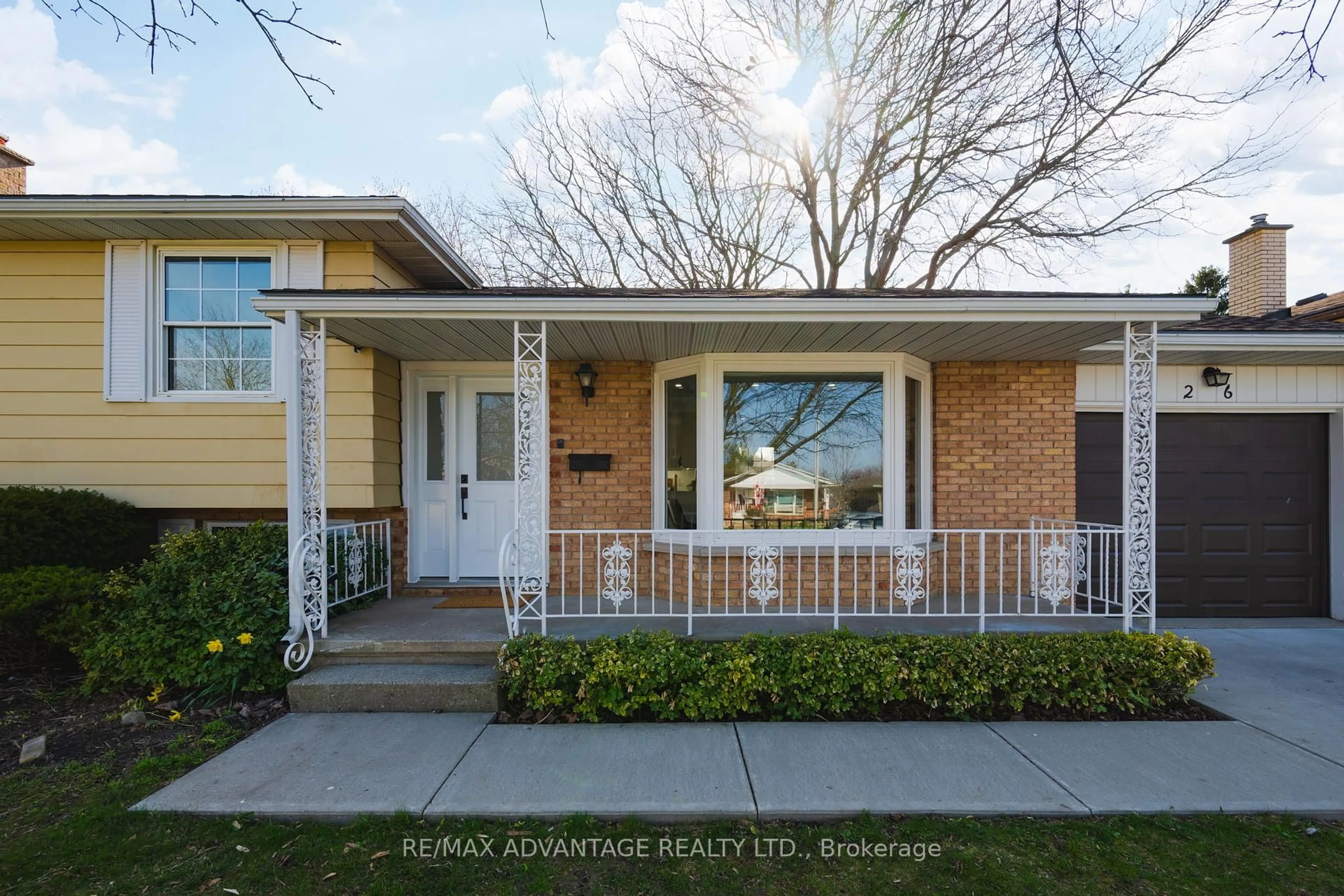Unknown for 26 Luton Cres, St. Thomas Ontario N5R 5K1