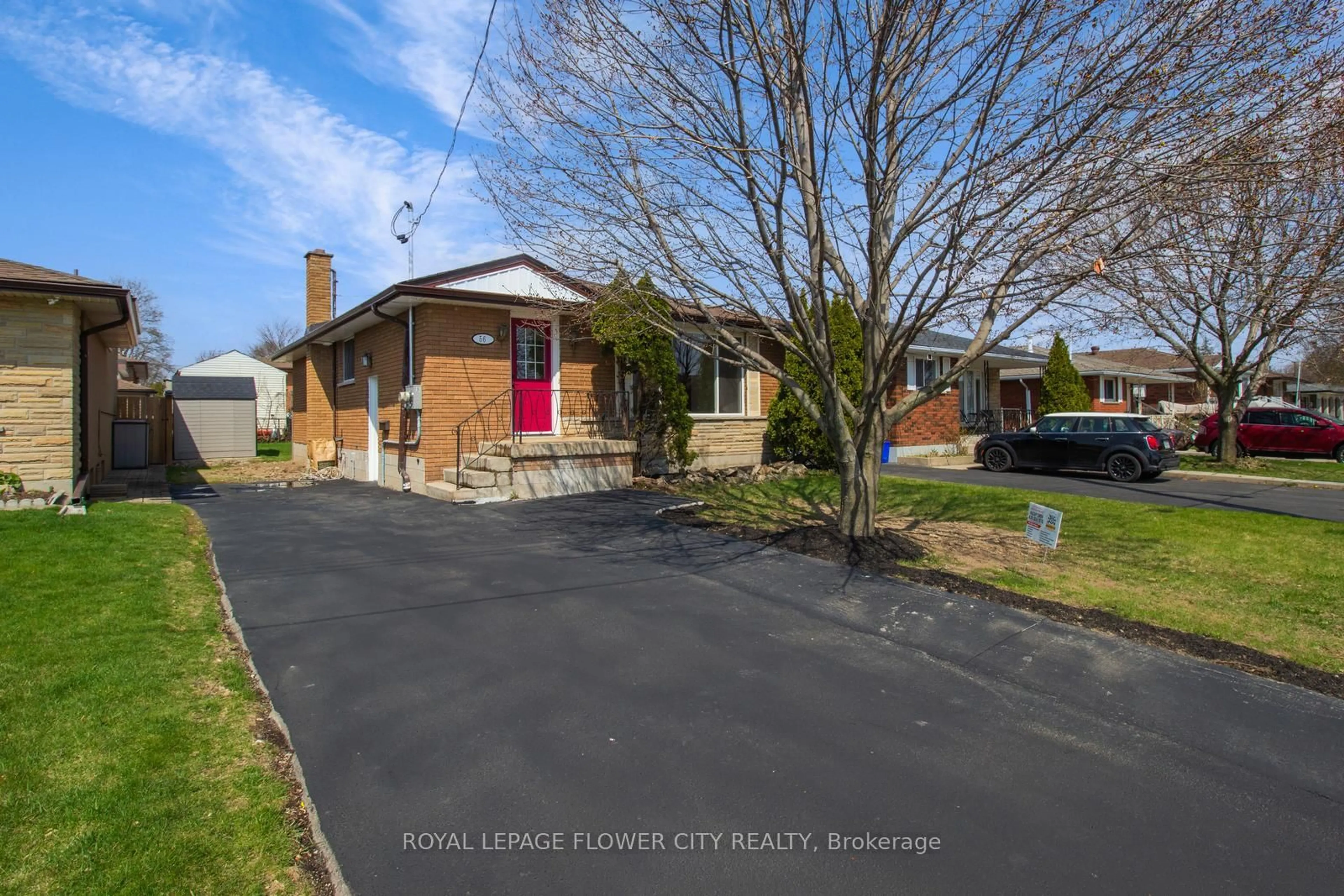 A pic from outside/outdoor area/front of a property/back of a property/a pic from drone, street for 56 Moxley Dr, Hamilton Ontario L8T 3Y7