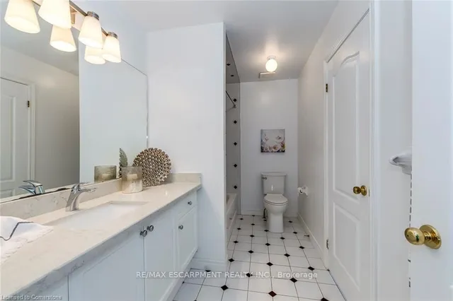Additional property image - 39 Thoroughbred Blvd