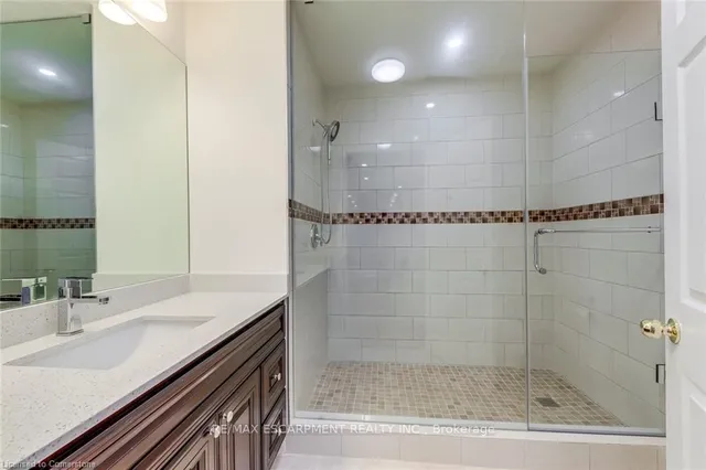 Additional property image - 39 Thoroughbred Blvd