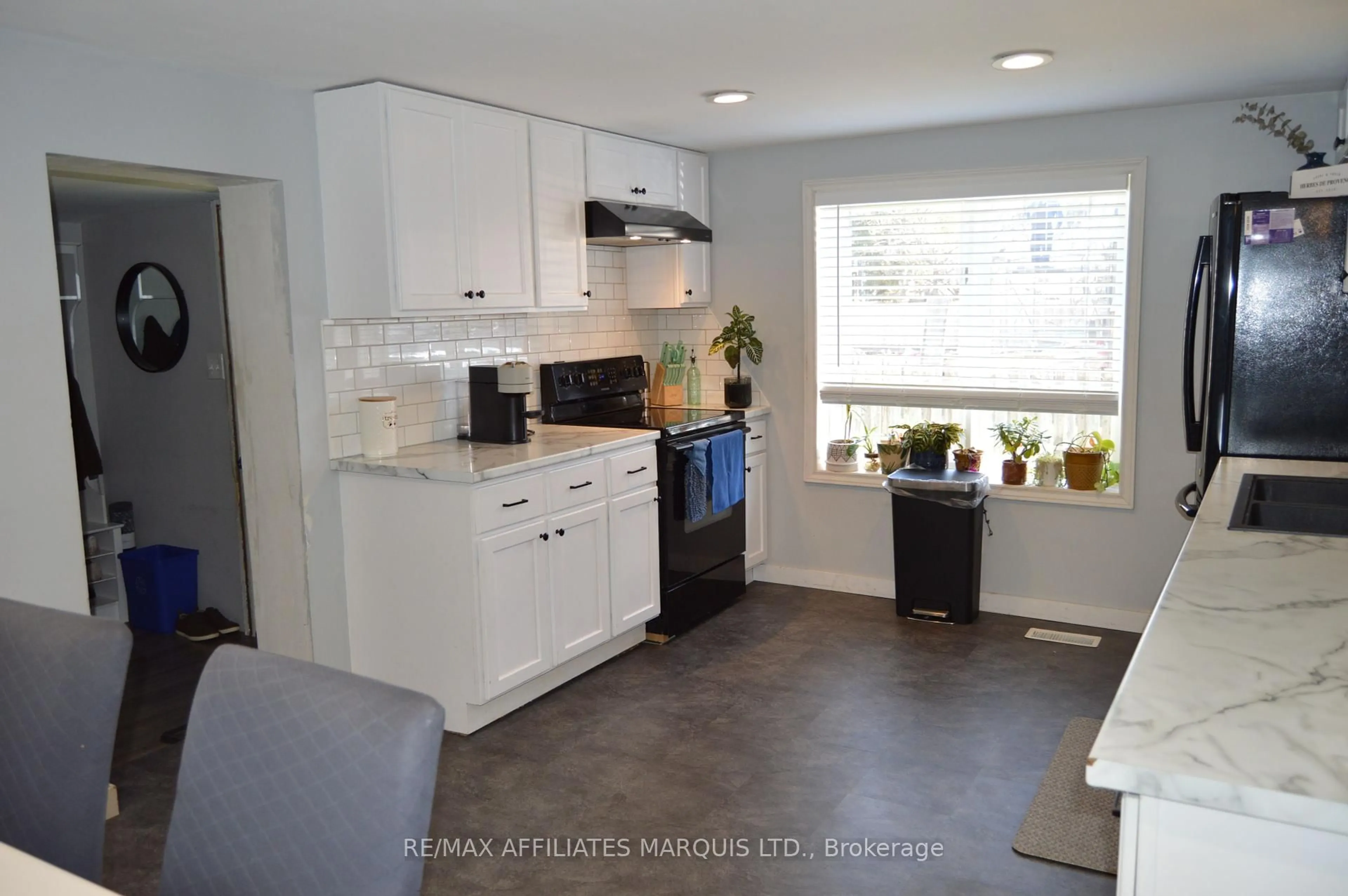 Open concept kitchen, ceramic/tile floor for 27 Monroe Ave, Cornwall Ontario K6H 2N1