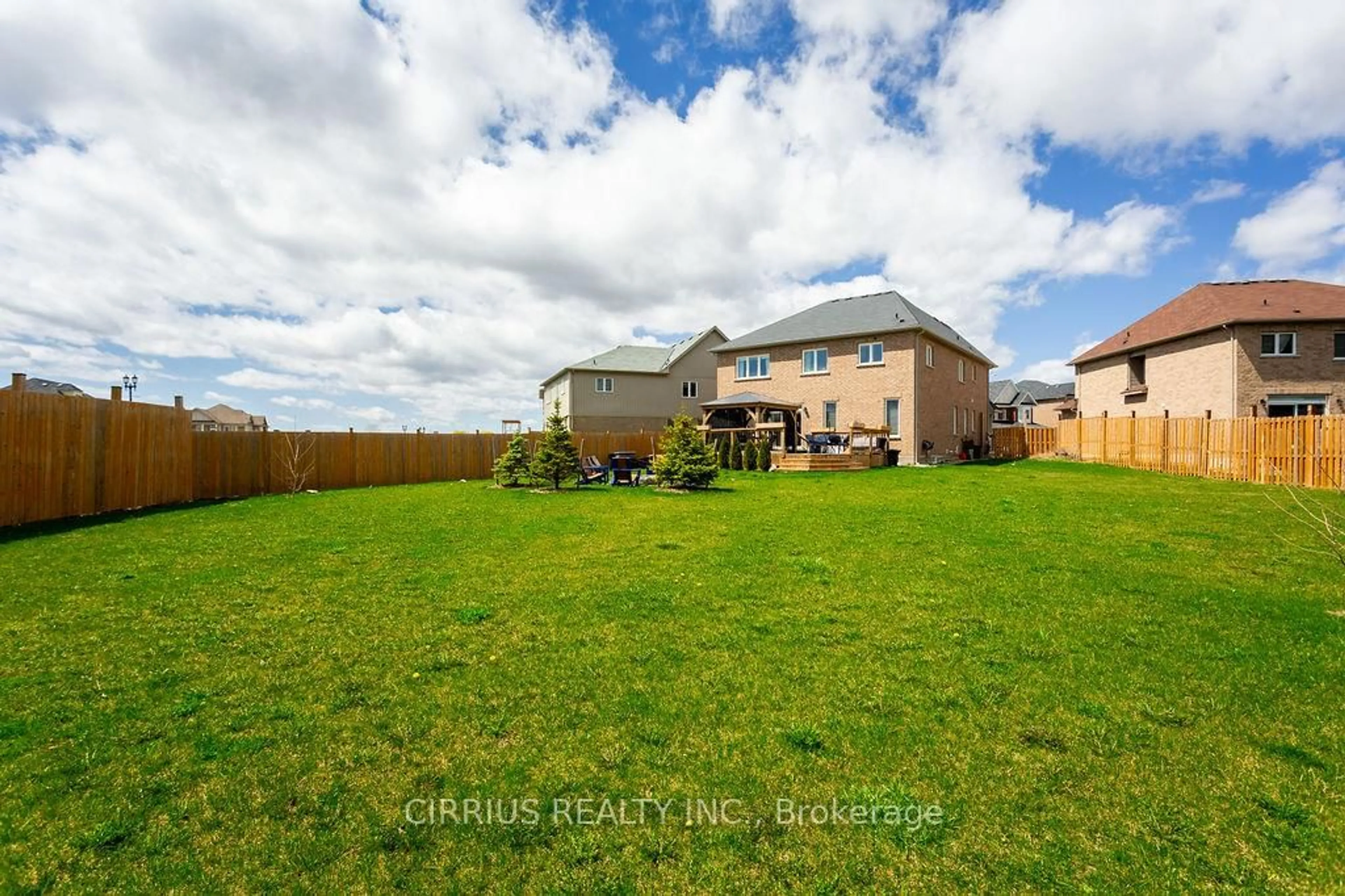 A pic from outside/outdoor area/front of a property/back of a property/a pic from drone, unknown for 7776 Tupelo Cres, Niagara Falls Ontario L2H 3R8