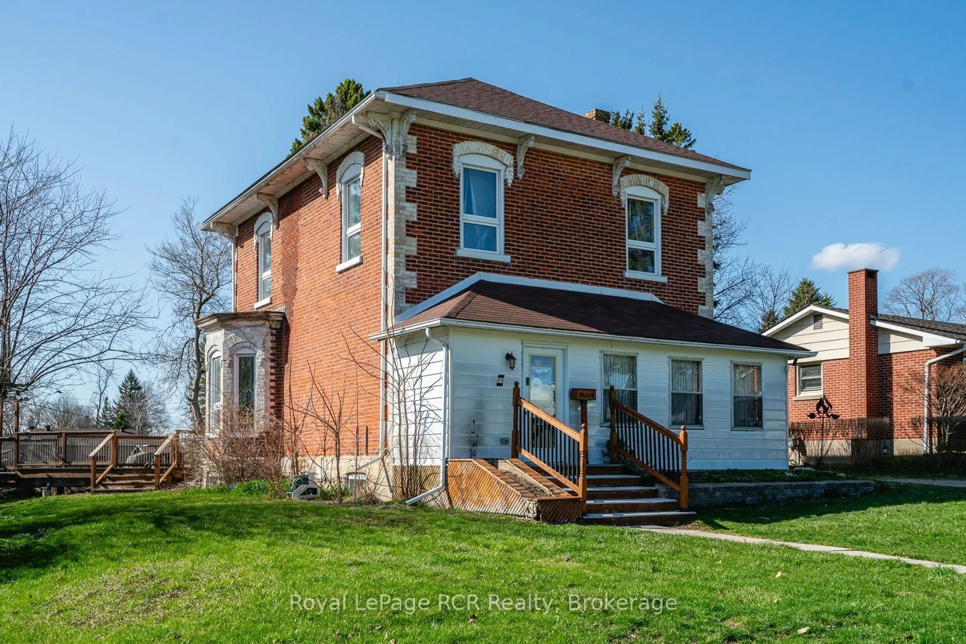 Home with brick exterior material, building for 99 Maitland St, Minto Ontario N0G 1Z0