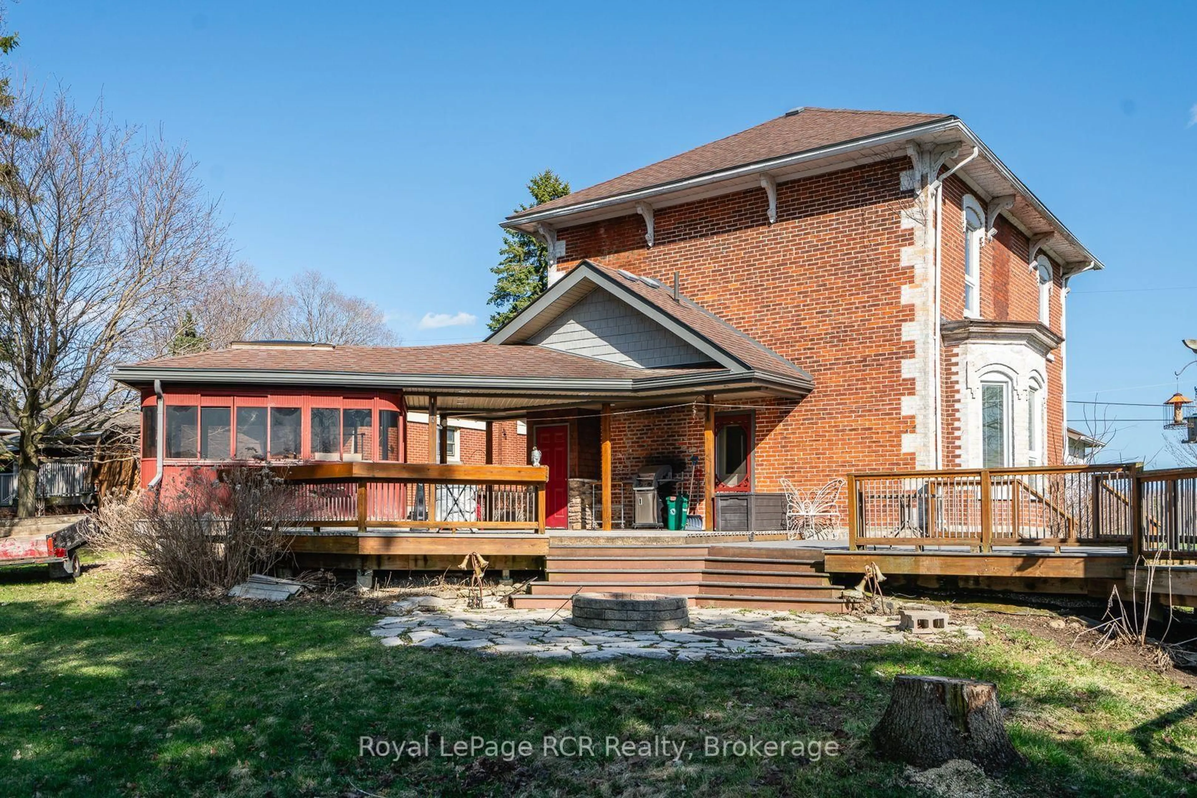Home with brick exterior material, building for 99 Maitland St, Minto Ontario N0G 1Z0