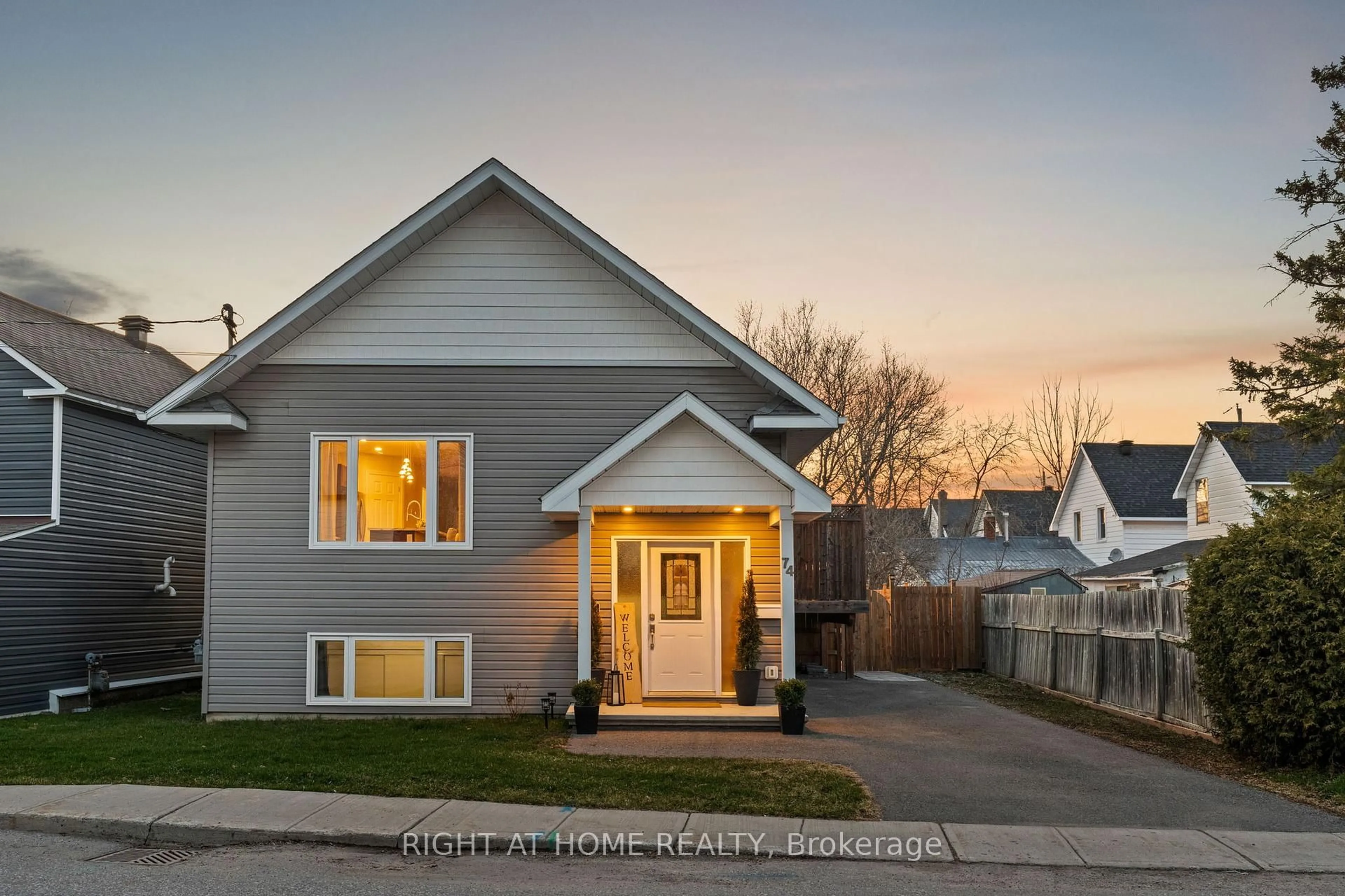 Home with vinyl exterior material, street for 74 VANCOURTLAND St, Arnprior Ontario K7S 2Z2