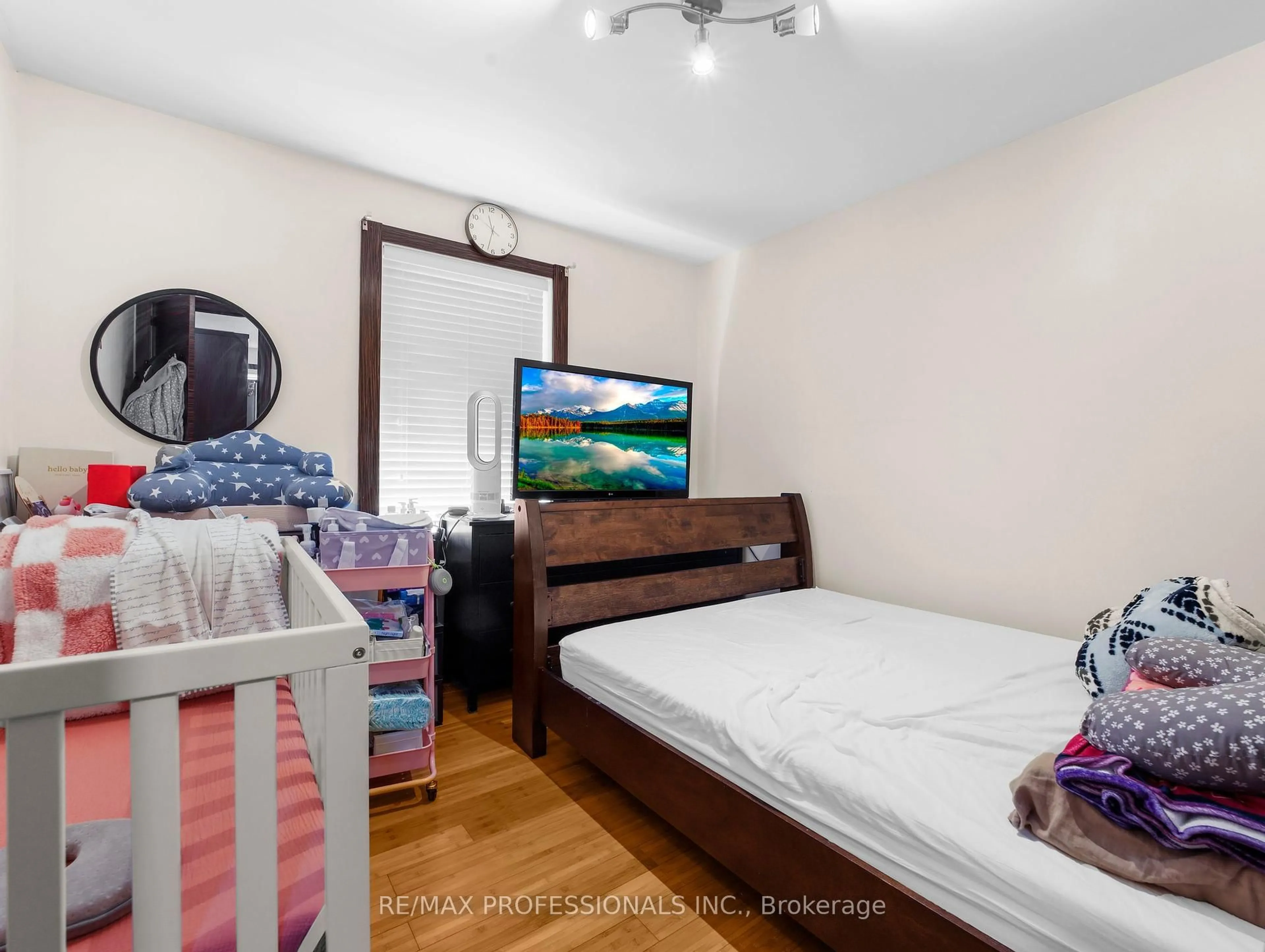 Bedroom with bed, unknown for 41 Elliott Ave, Hamilton Ontario L8T 2H7