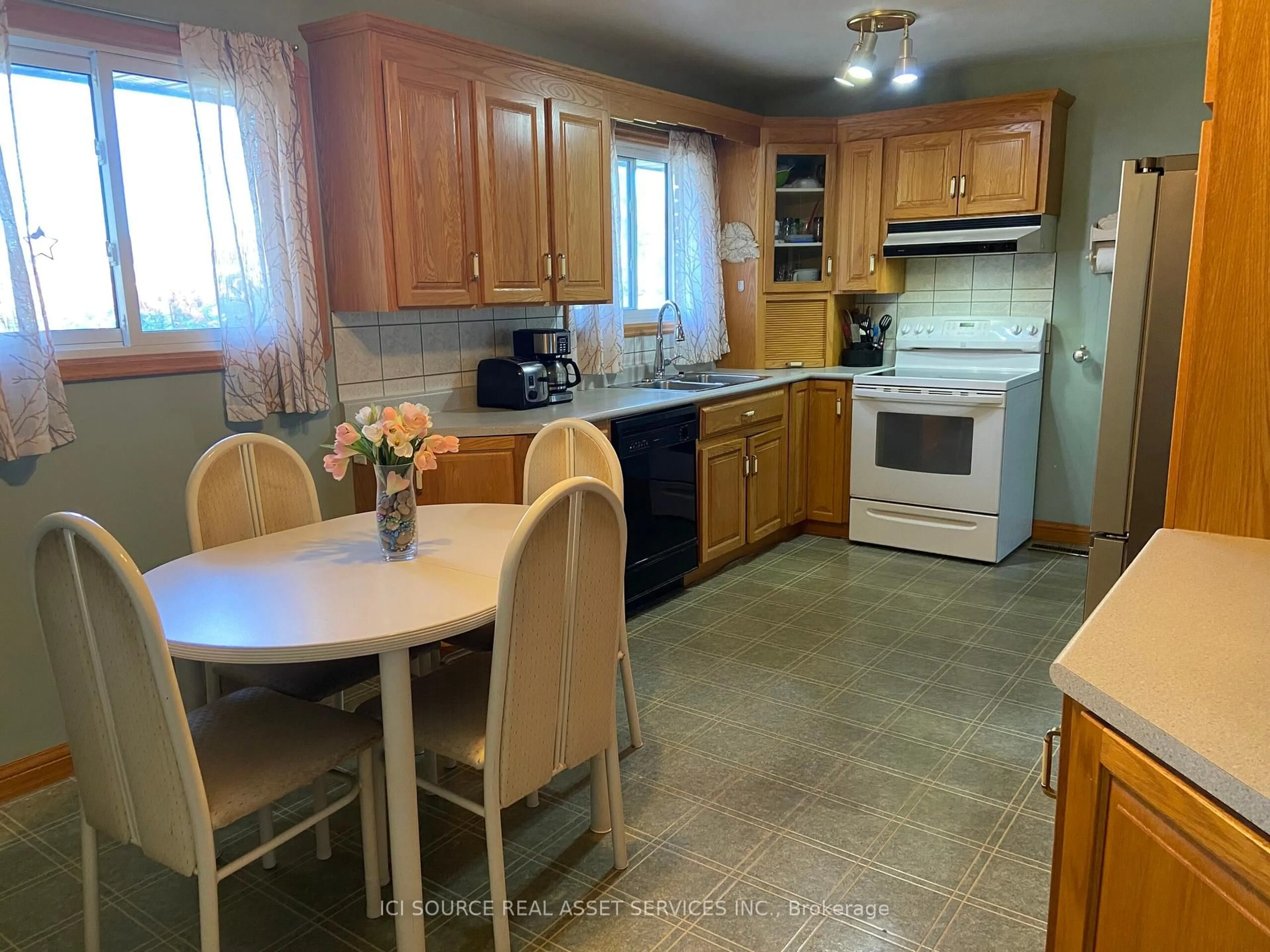 Standard kitchen, unknown for 410 Churchill Dr, Thunder Bay Ontario P7C 1V7