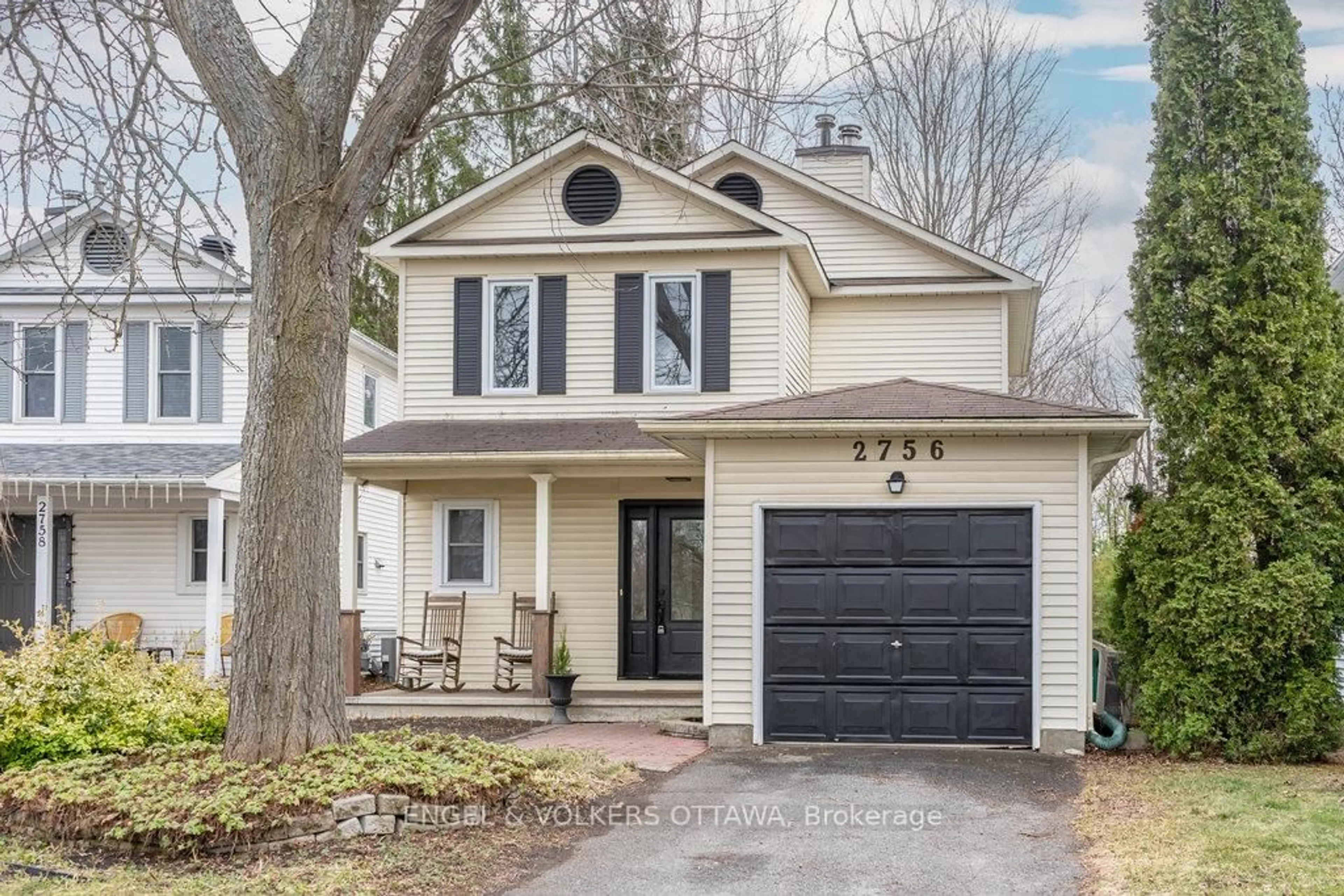 Home with vinyl exterior material, street for 2756 Wyldewood St, Ottawa Ontario K1T 2S4