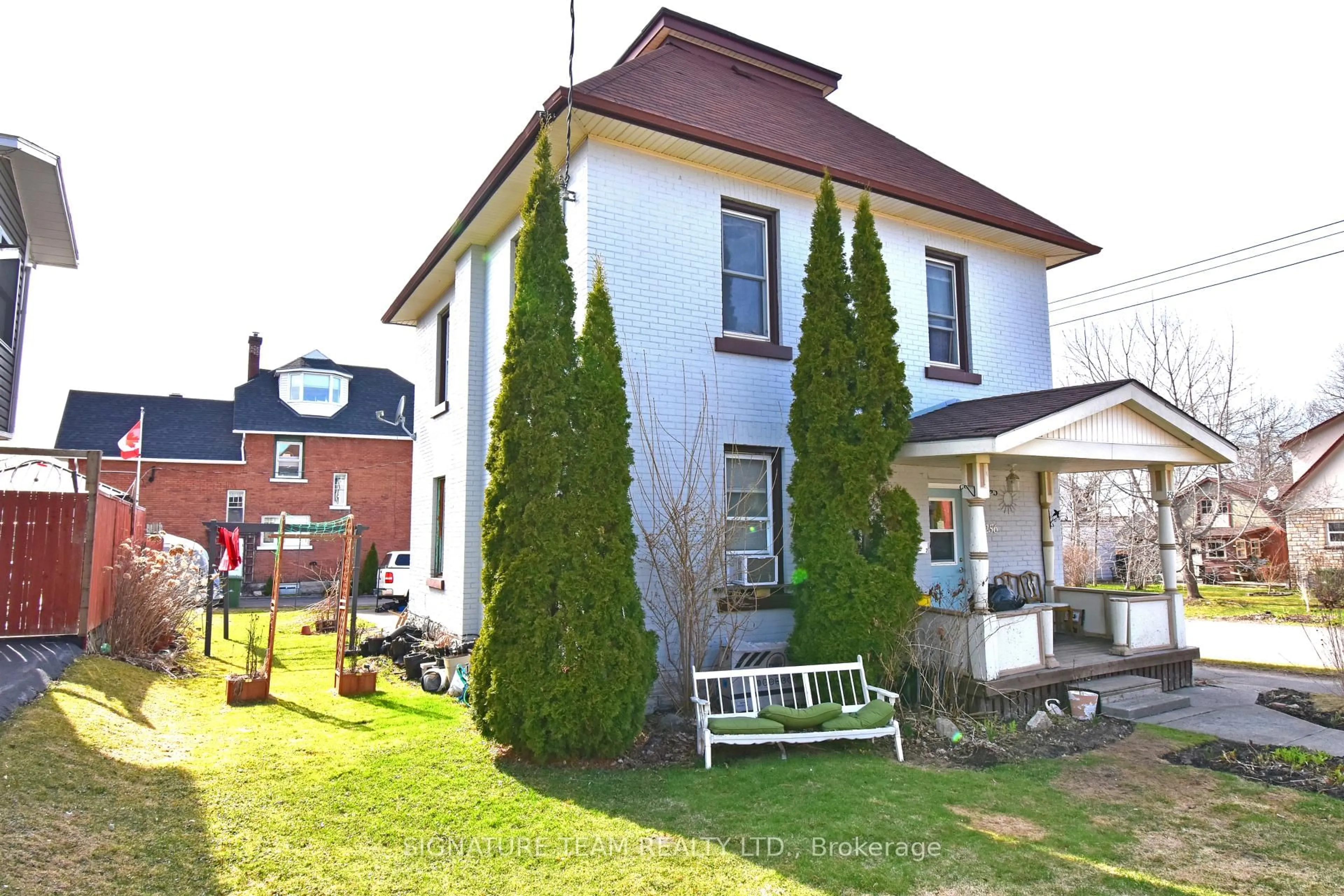 Unknown for 256 Maple Ave, Pembroke Ontario K8A 1L6