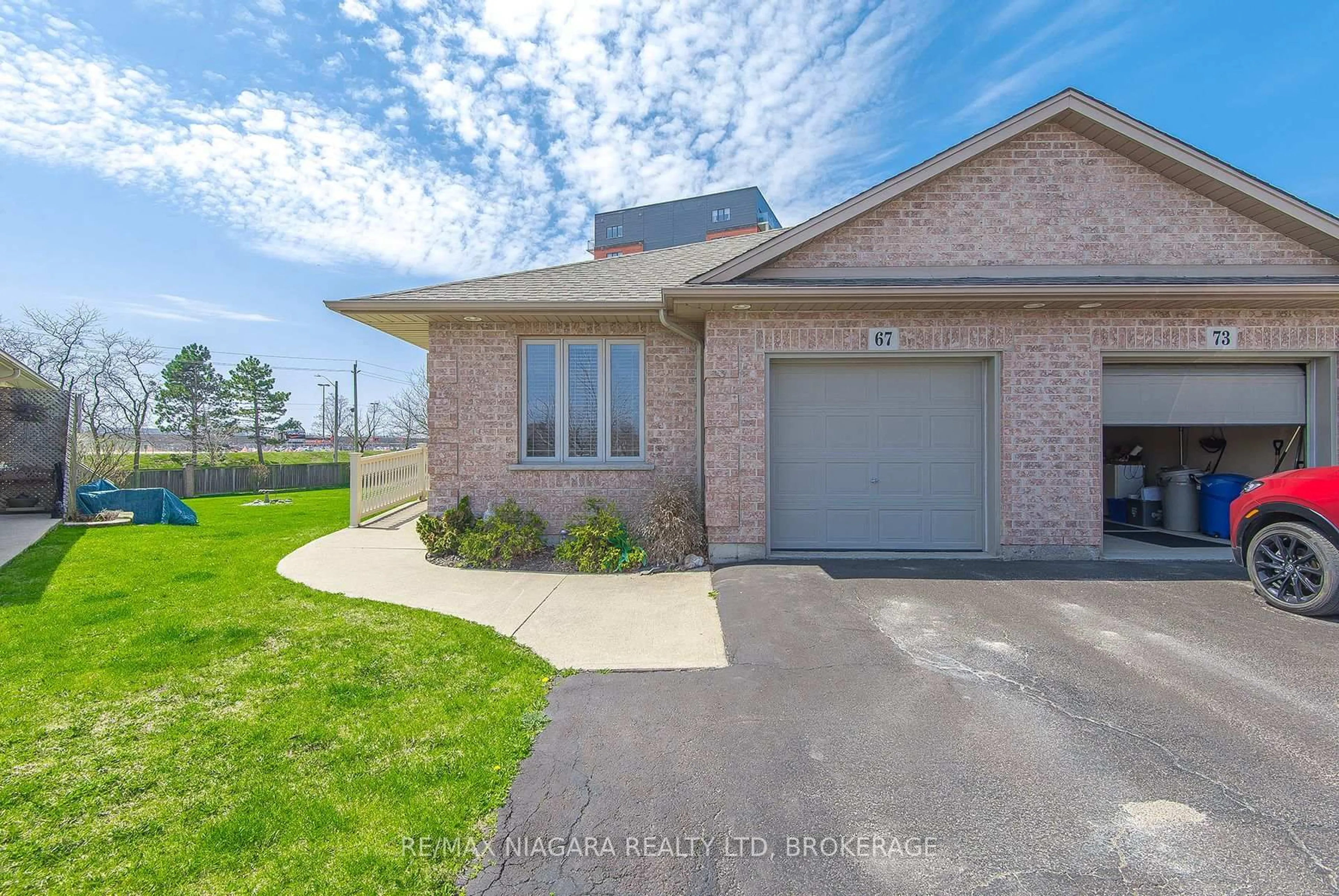 Home with brick exterior material, unknown for 67 Bridgewater Crt, Welland Ontario L3C 7M6