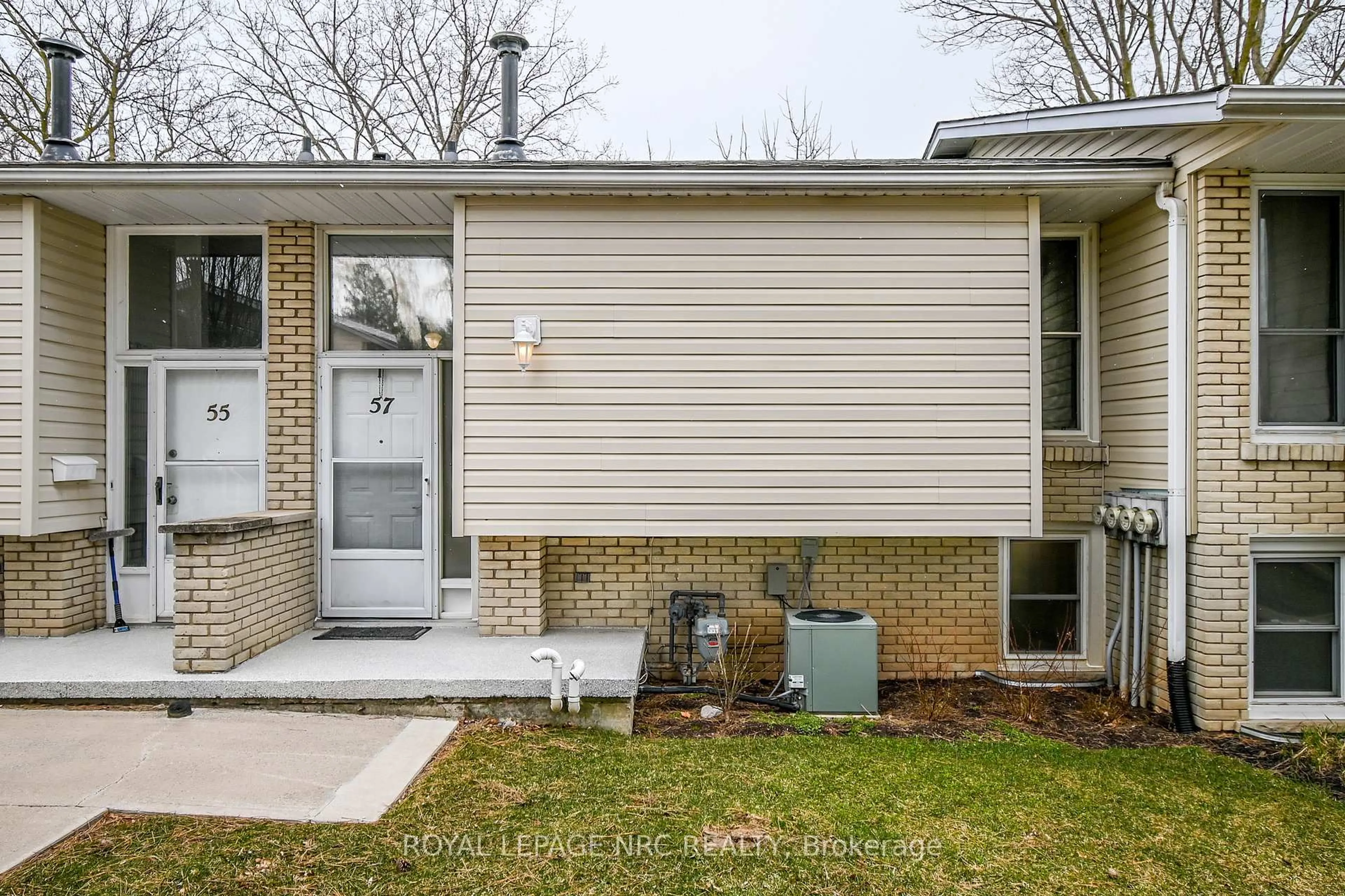 Home with vinyl exterior material, street for 151 Parnell Rd #57, St. Catharines Ontario L2M 3S4