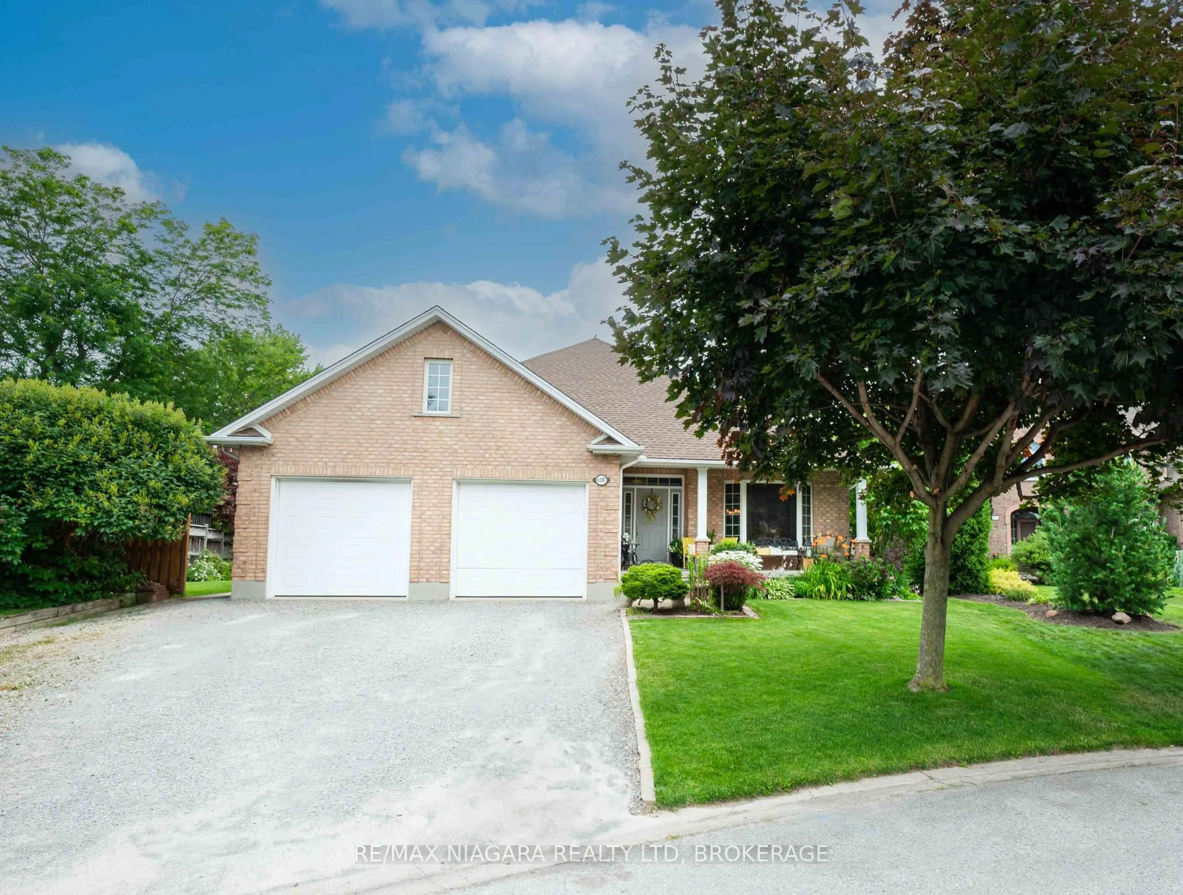 Home with brick exterior material, street for 6287 Emma St, Niagara Falls Ontario L2J 4H2