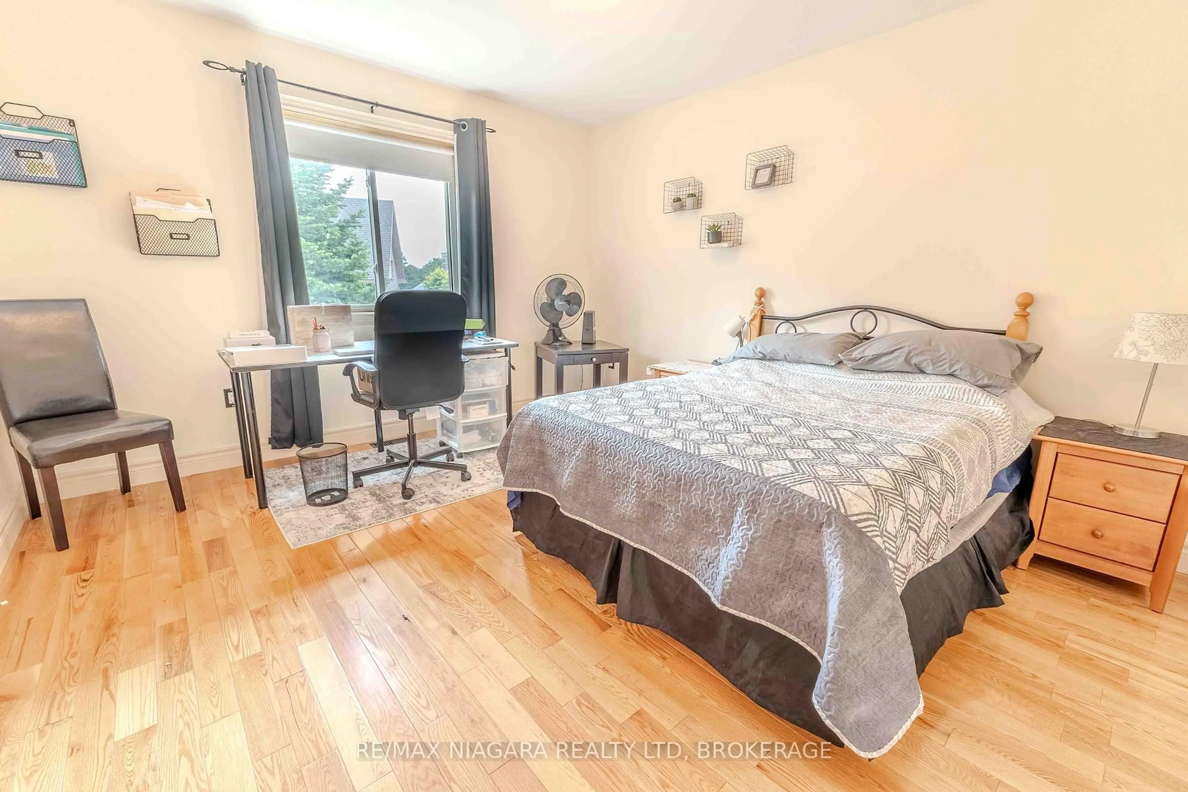A pic of a room for 6287 Emma St, Niagara Falls Ontario L2J 4H2