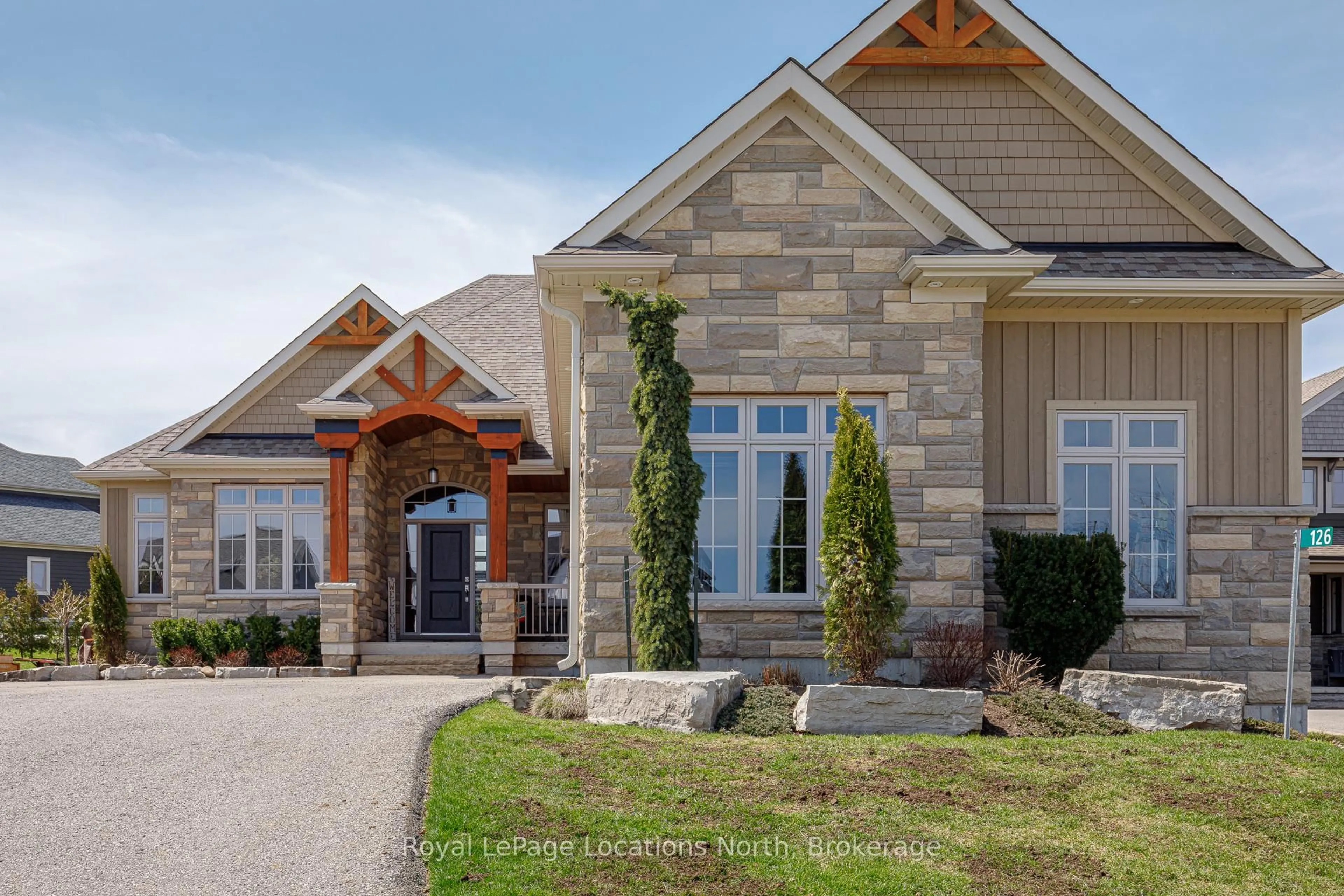 Home with brick exterior material, unknown for 126 West Ridge Dr, Blue Mountains Ontario N0H 2P0