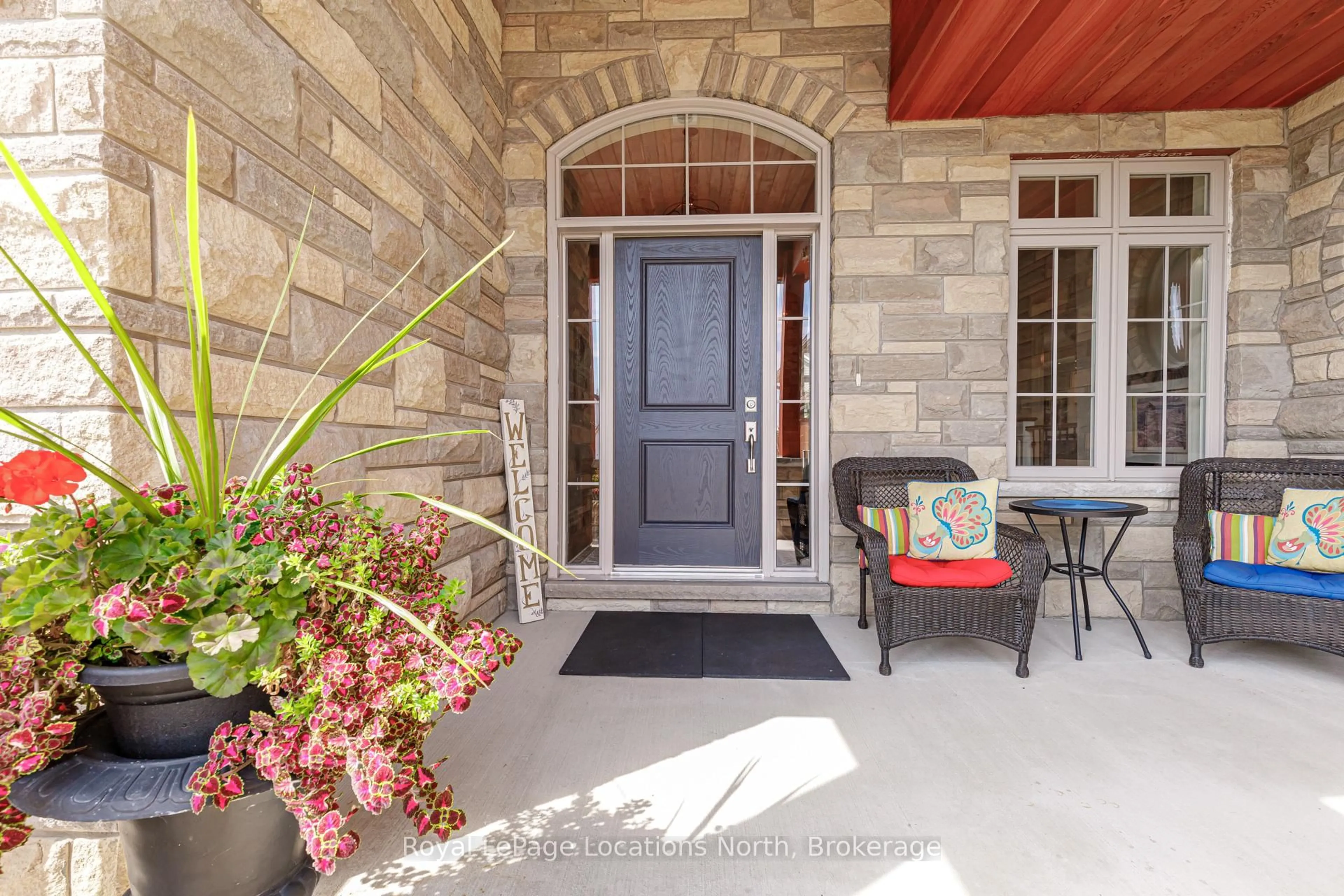Indoor entryway for 126 West Ridge Dr, Blue Mountains Ontario N0H 2P0