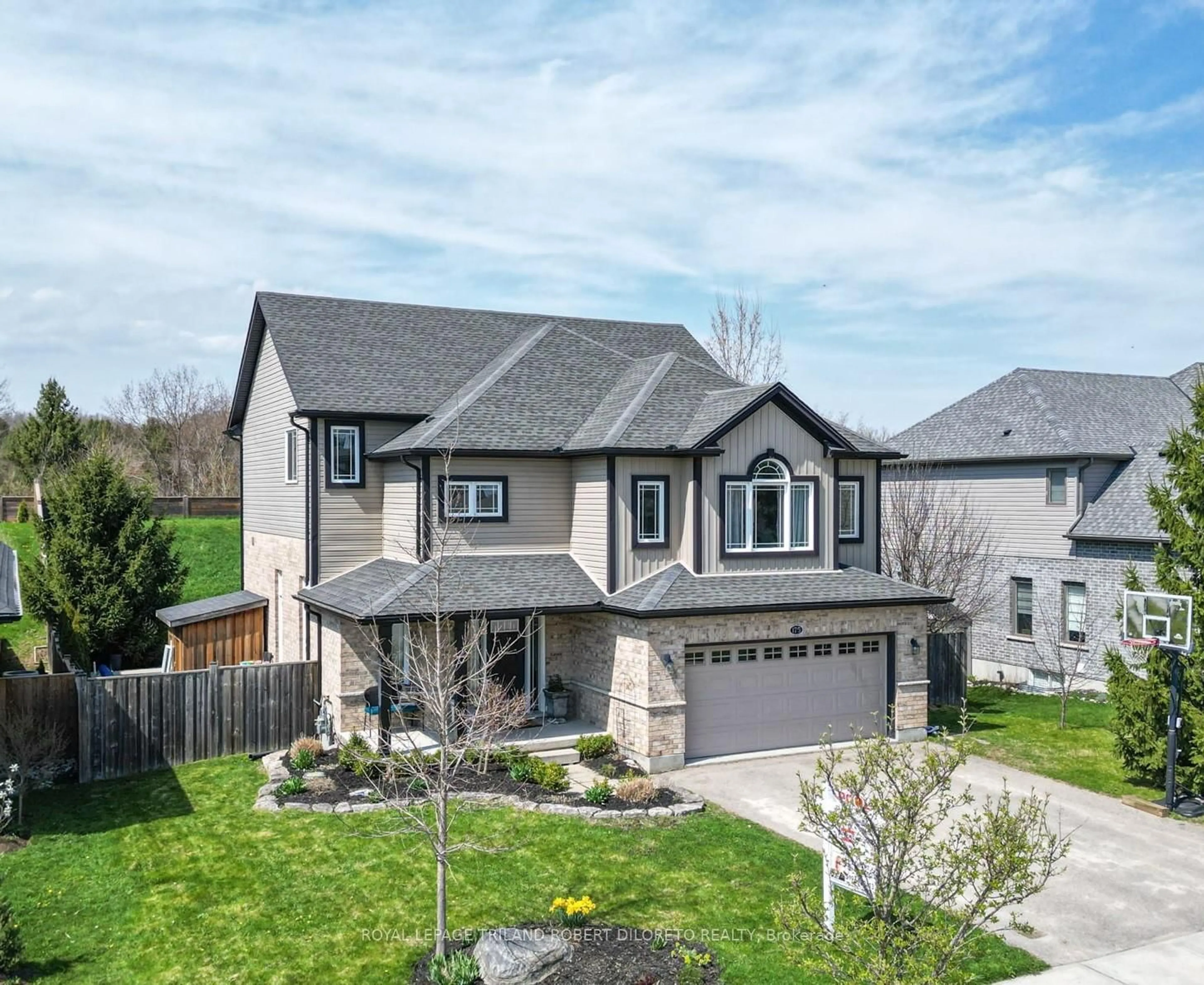 A pic from outside/outdoor area/front of a property/back of a property/a pic from drone, street for 175 Union Ave, Middlesex Centre Ontario N0L 1R0
