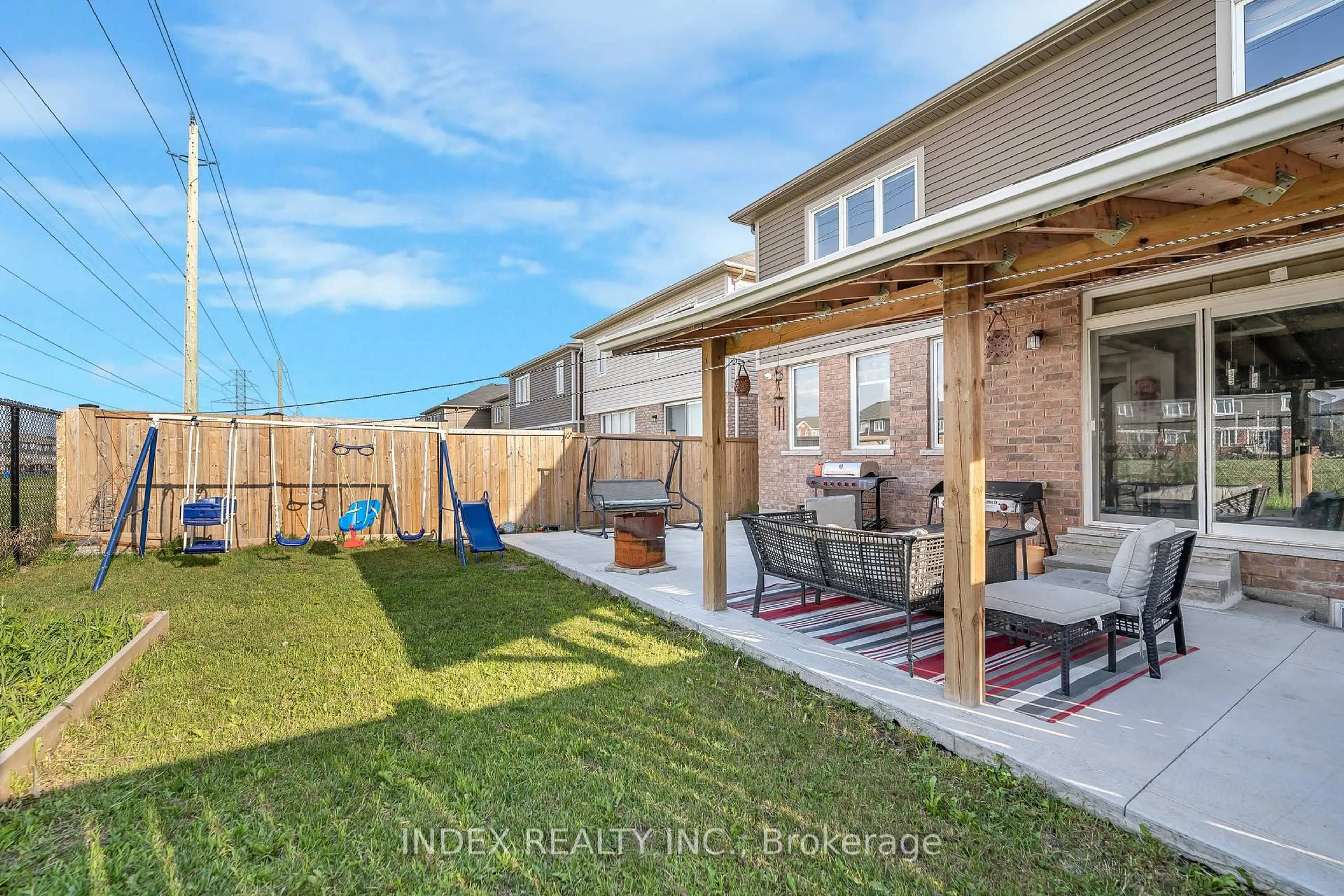 Patio, street for 514 Blair Creek Dr, Kitchener Ontario N2P 0H5
