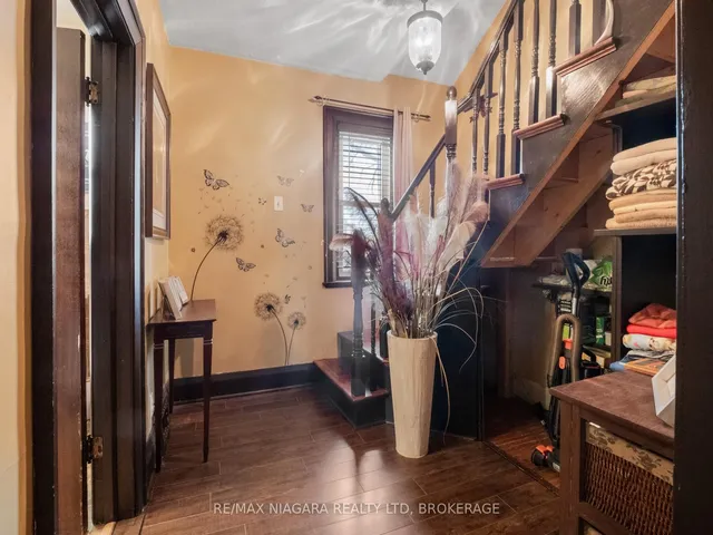 215 Phipps St, Fort Erie 4