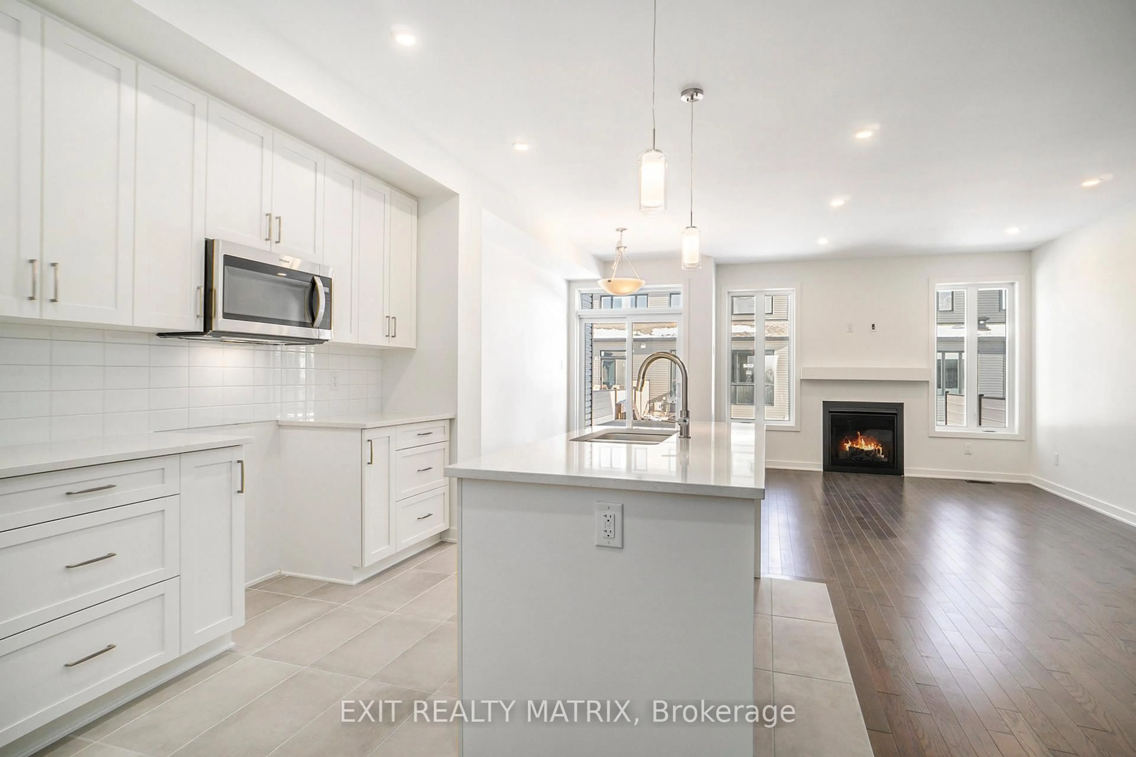 Open concept kitchen, unknown for 951 Cologne St, Russell Ontario K0A 1W0