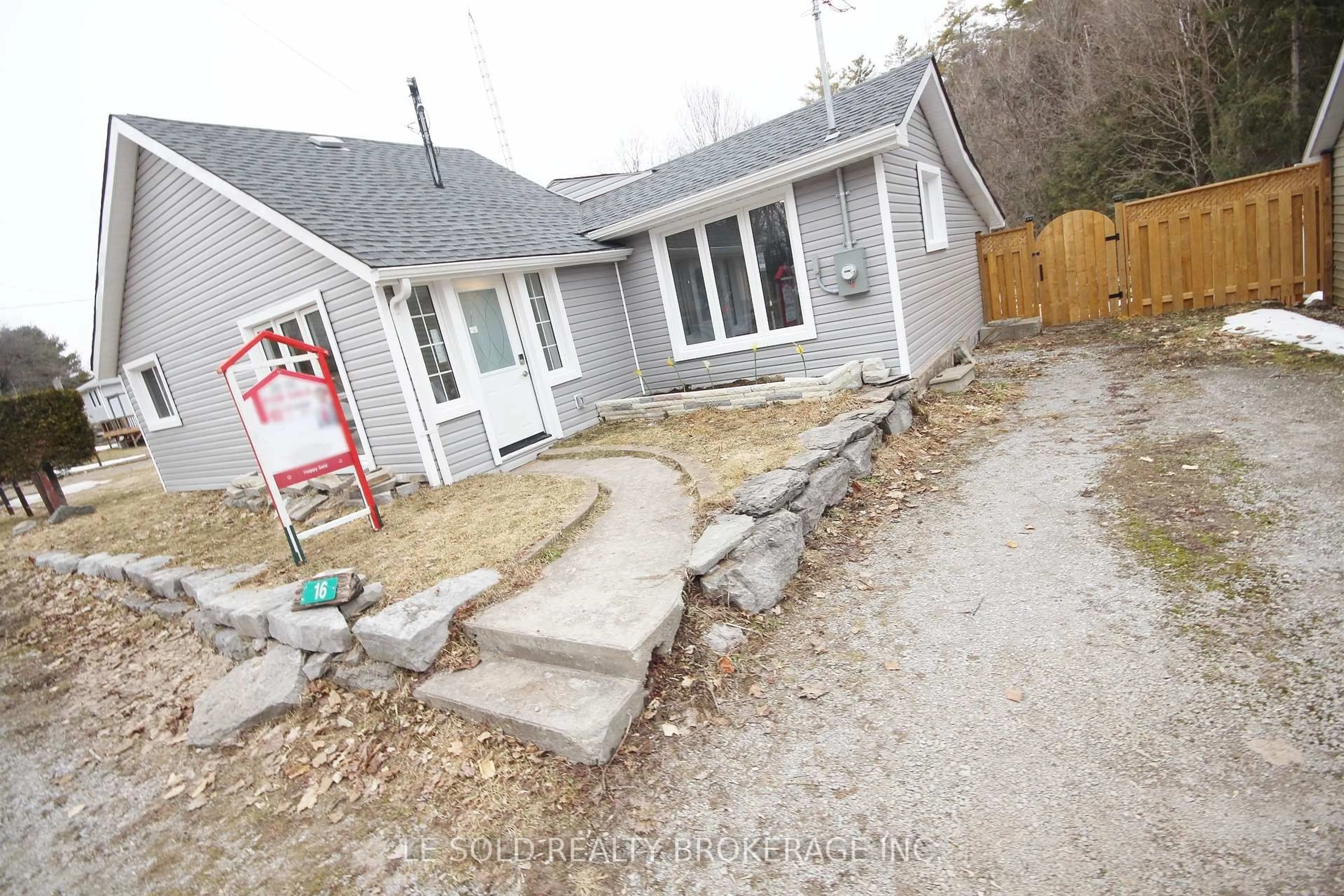 A pic from outside/outdoor area/front of a property/back of a property/a pic from drone, street for 16 Lime St, Kawartha Lakes Ontario K0M 1K0