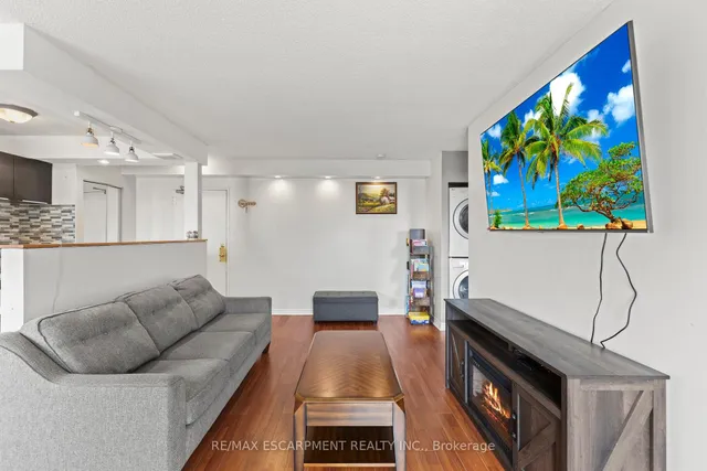 Additional property image - 851 Queenston Rd Unit 105