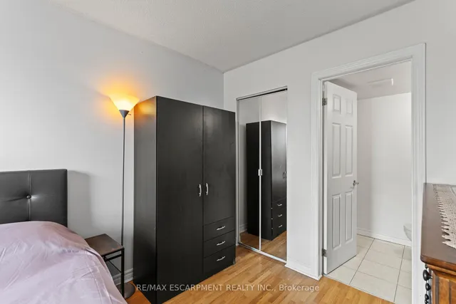 Additional property image - 851 Queenston Rd Unit 105