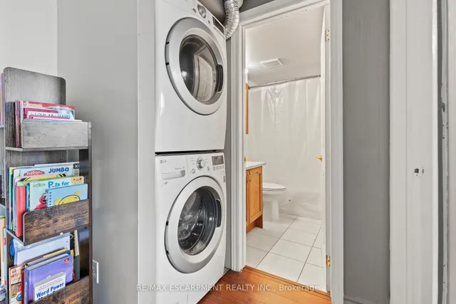 Additional property image - 851 Queenston Rd Unit 105