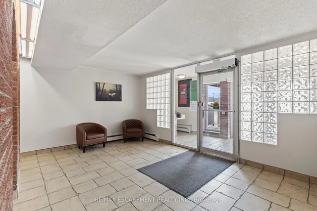 Additional property image - 851 Queenston Rd Unit 105