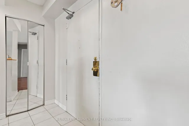 Additional property image - 851 Queenston Rd Unit 105