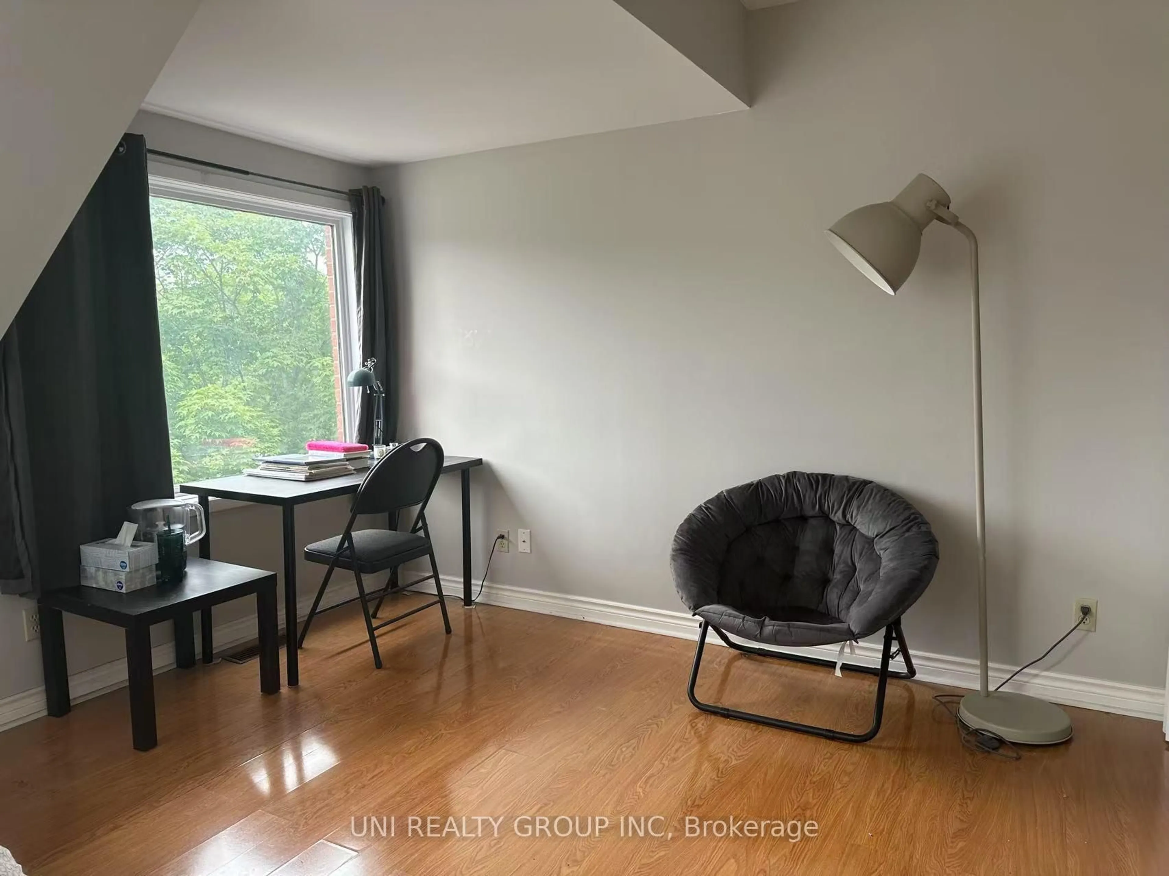 A pic of a room for 68 GREENFIELD Ave, Ottawa Ontario K1S 0X7