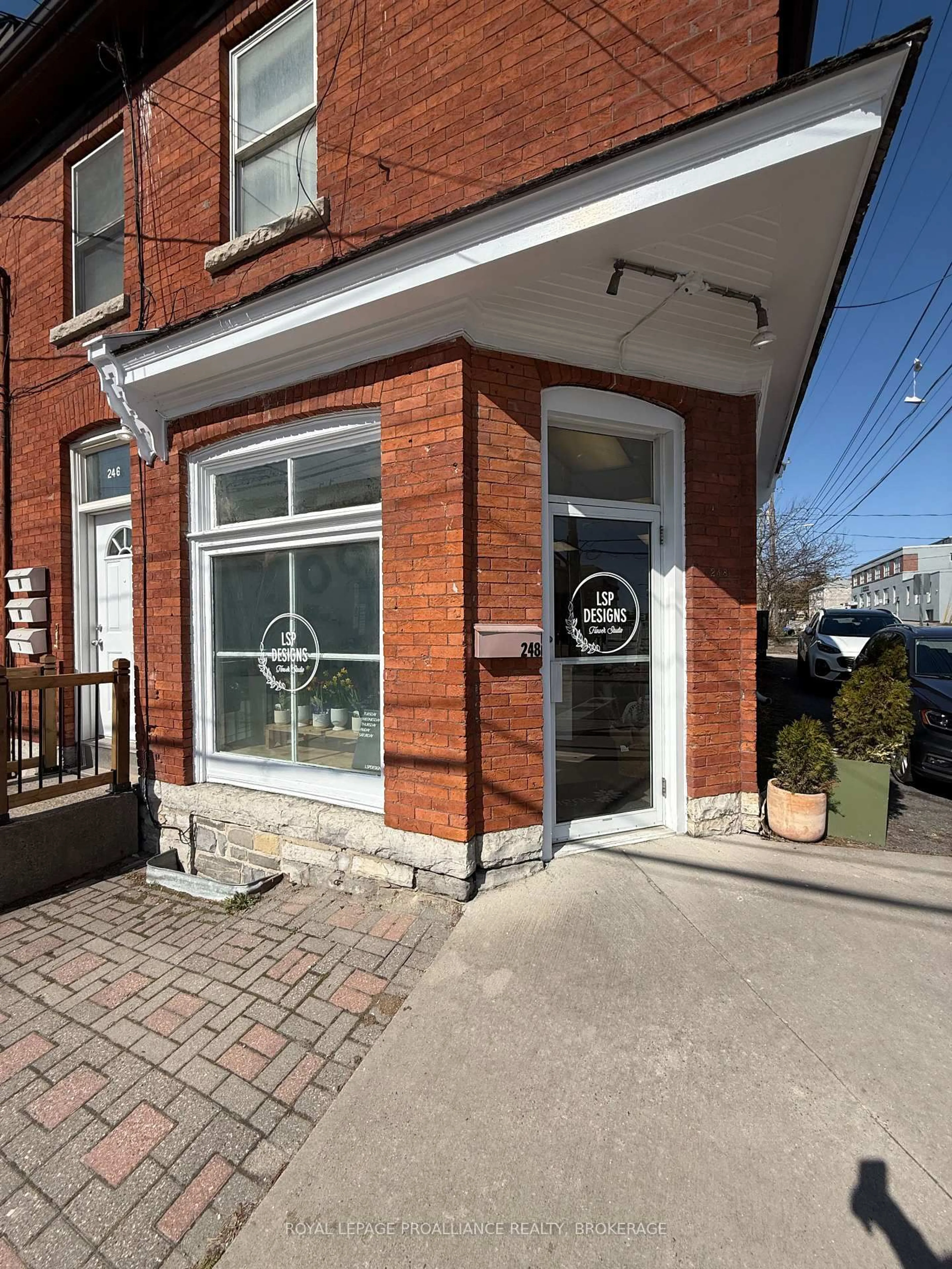 Unknown for 246-248 Wellington St, Kingston Ontario K7K 2Y8