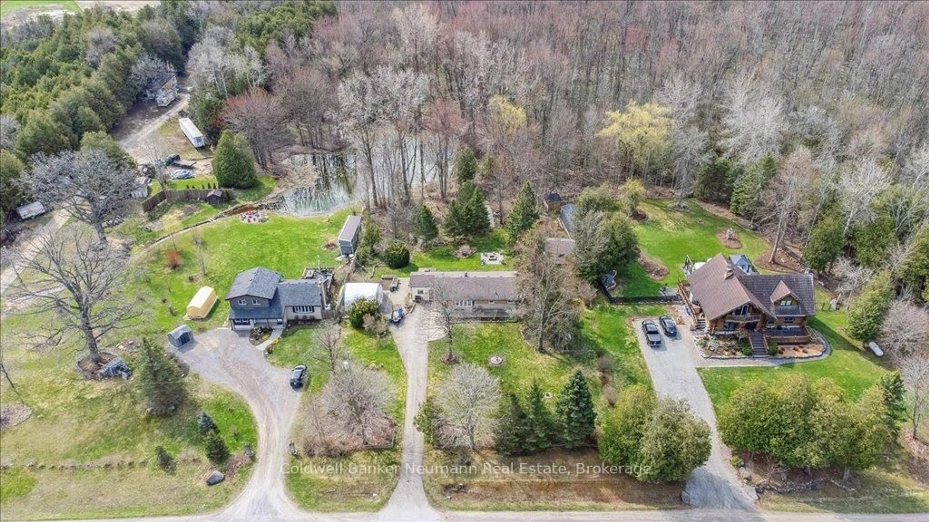 A pic from outside/outdoor area/front of a property/back of a property/a pic from drone, street for 1918 Regional 97 Rd, Hamilton Ontario N1R 5S7