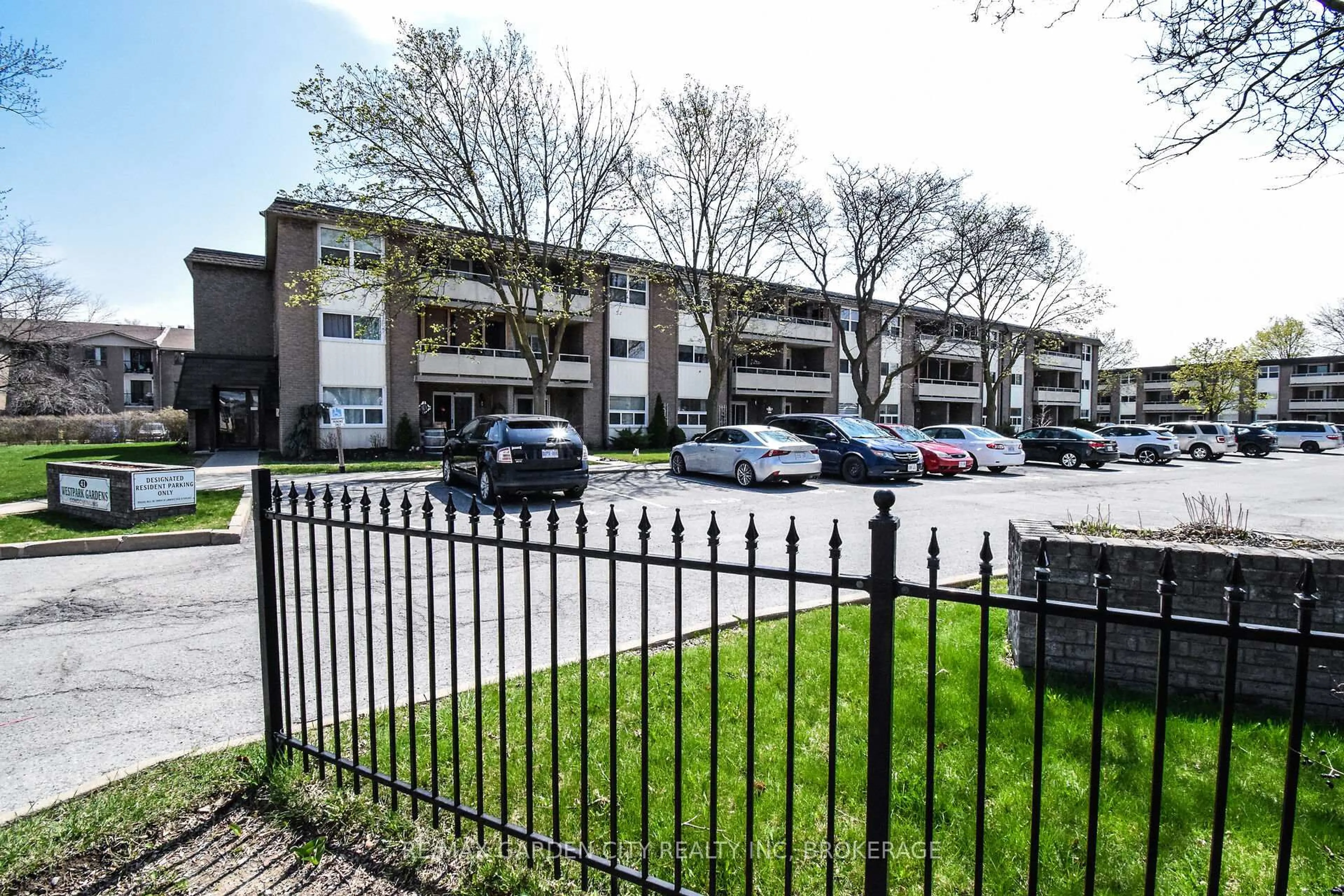 A pic from outside/outdoor area/front of a property/back of a property/a pic from drone, street for 41 Rykert St #105, St. Catharines Ontario L2S 3A4