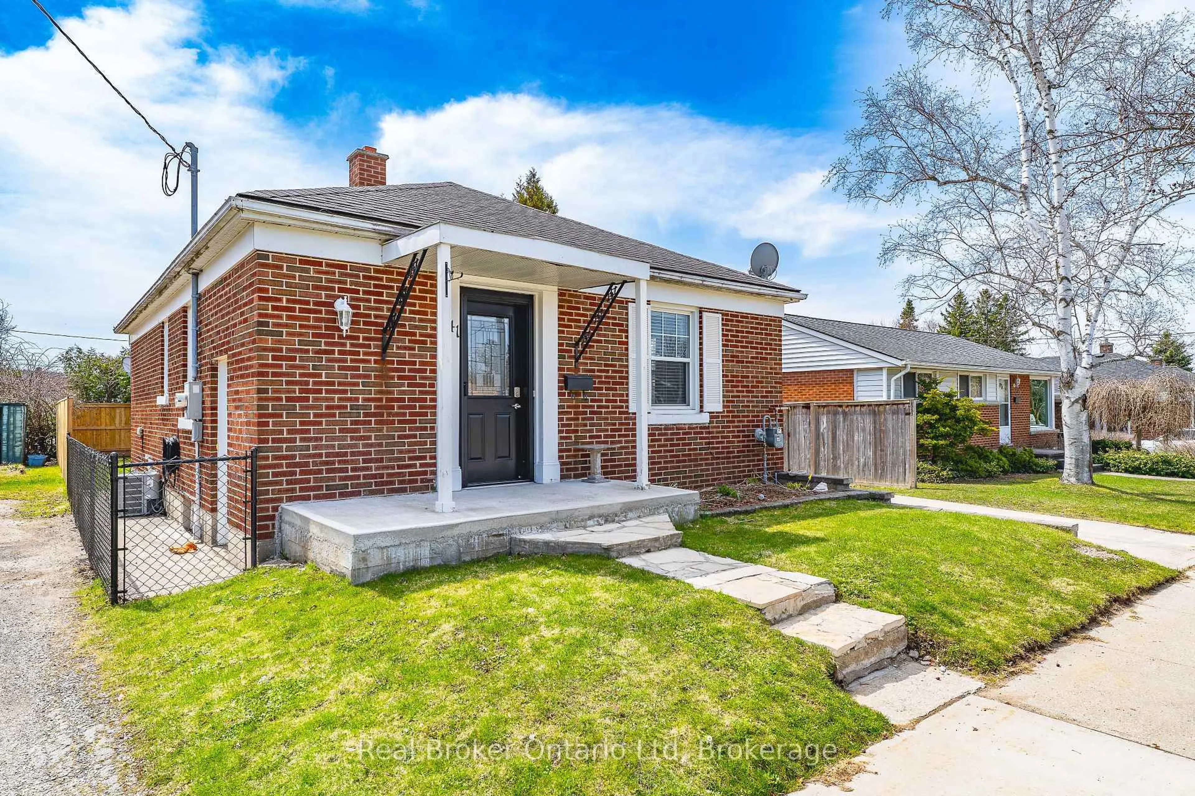 Home with brick exterior material, street for 741 6th St, Owen Sound Ontario N4K 1G6
