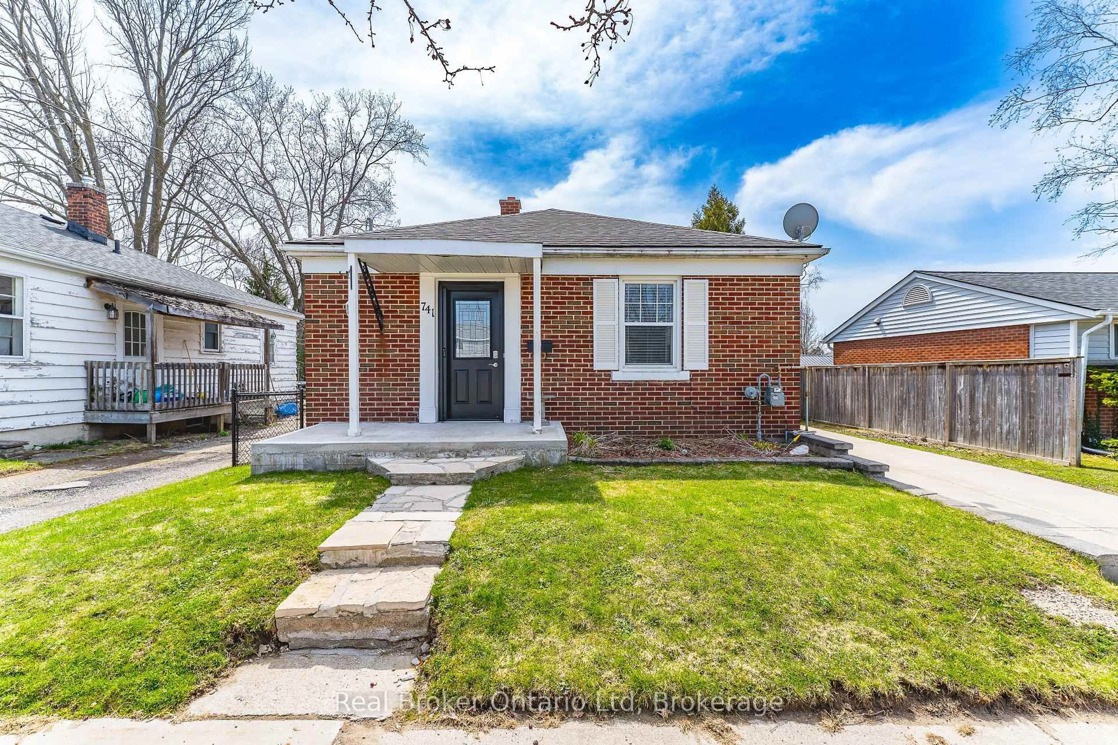 Home with brick exterior material, street for 741 6th St, Owen Sound Ontario N4K 1G6