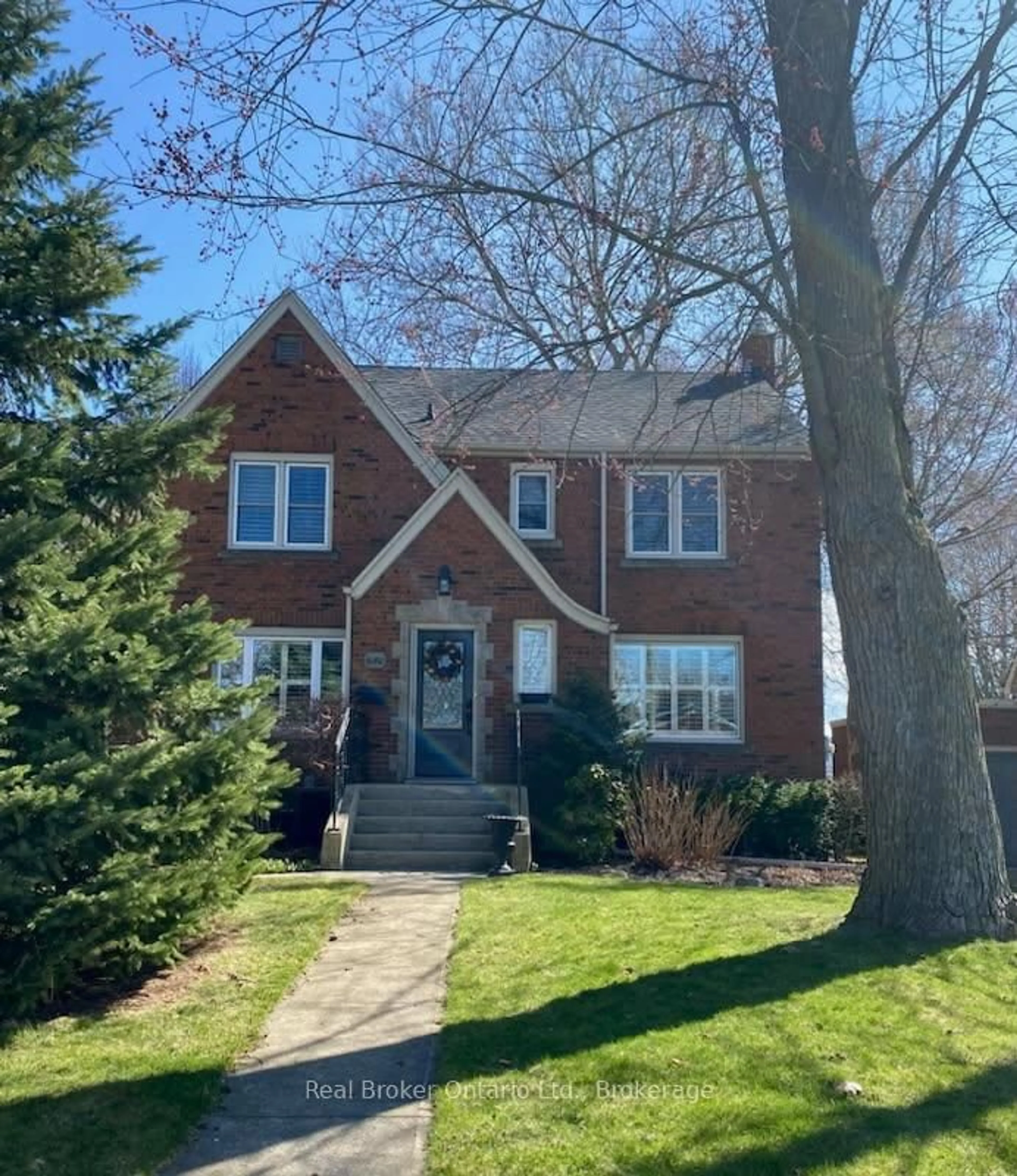 Home with brick exterior material, street for 6180 CORWIN Ave, Niagara Falls Ontario L2G 5L8