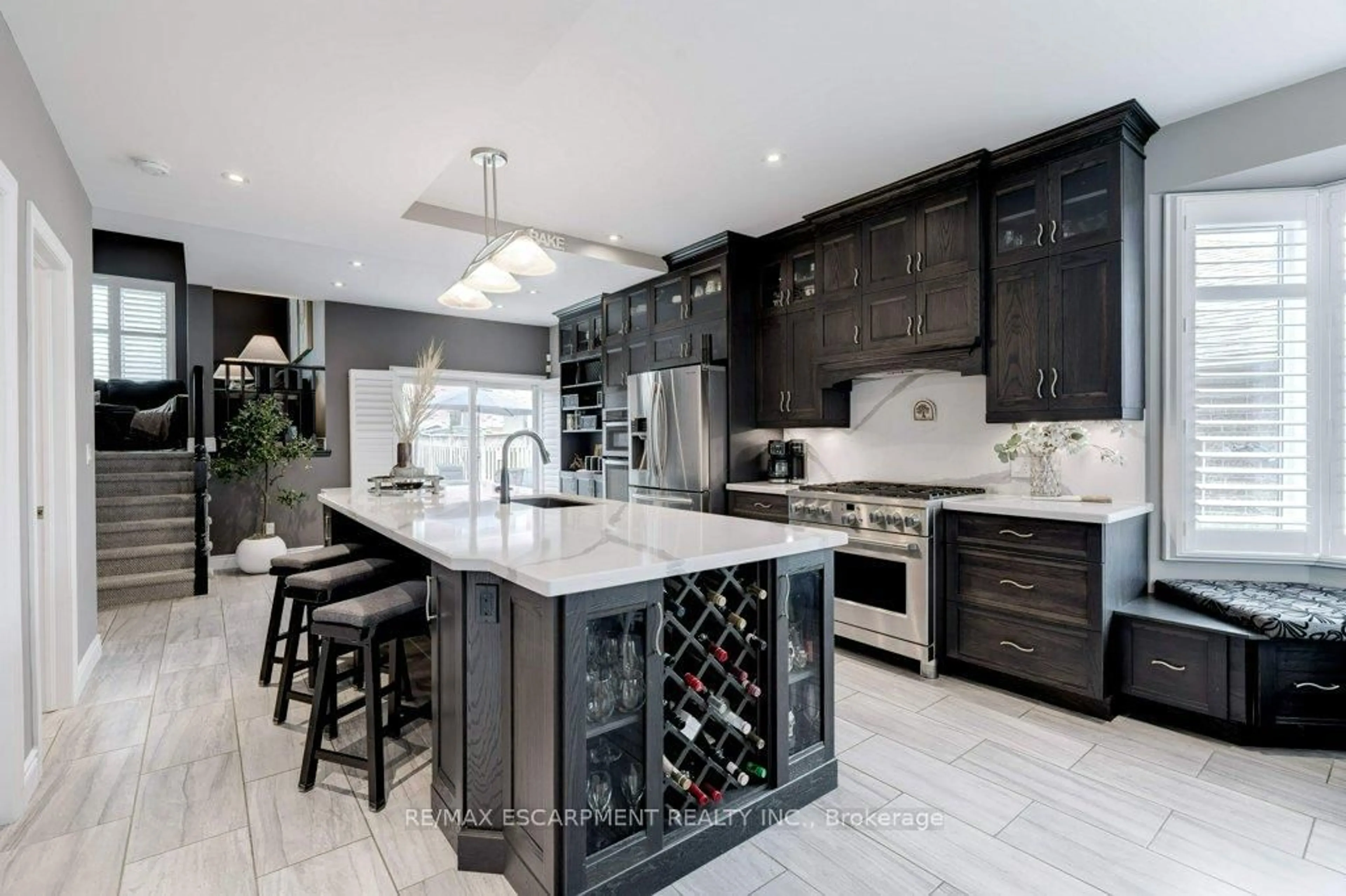 Contemporary kitchen, ceramic/tile floor for 62 Corinaldo Dr, Hamilton Ontario L8W 3V7