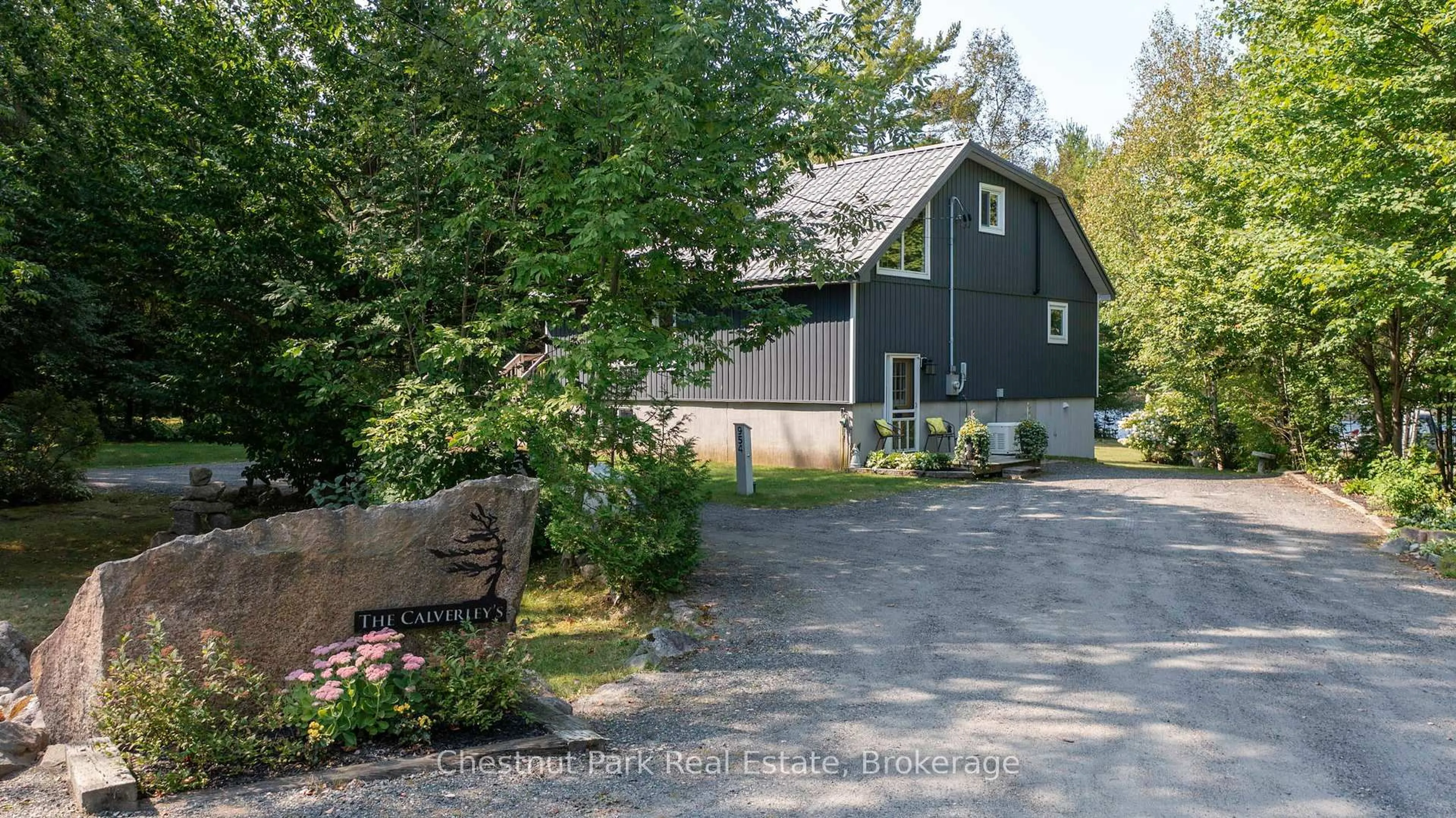A pic from outside/outdoor area/front of a property/back of a property/a pic from drone, street for 954 Dickie Lake Rd, Lake of Bays Ontario P0B 1A0