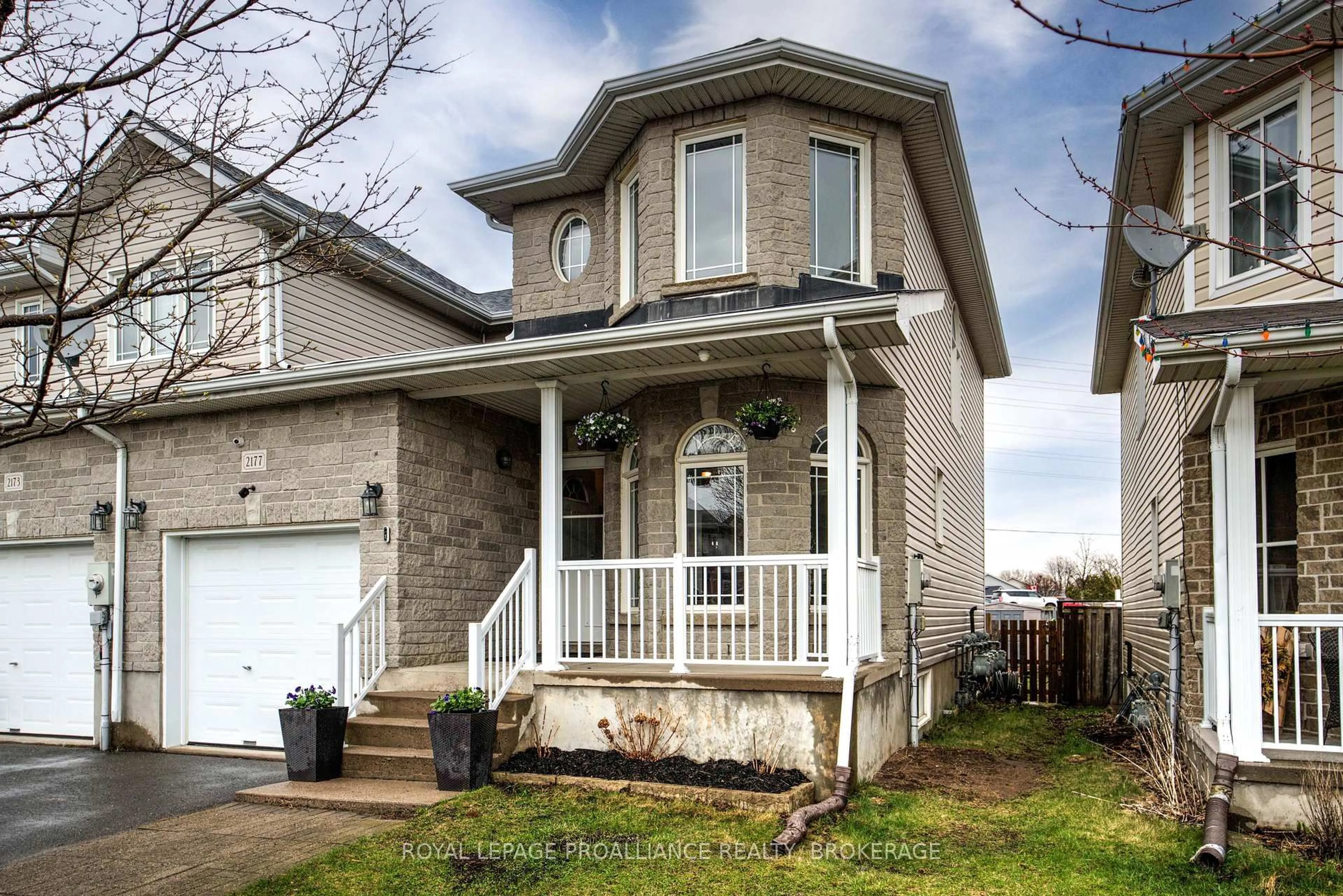 Home with vinyl exterior material, street for 2177 Swanfield St, Kingston Ontario K7M 0A9