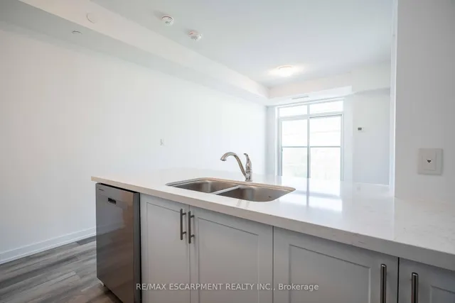 Additional property image - 470 Dundas St Unit 405