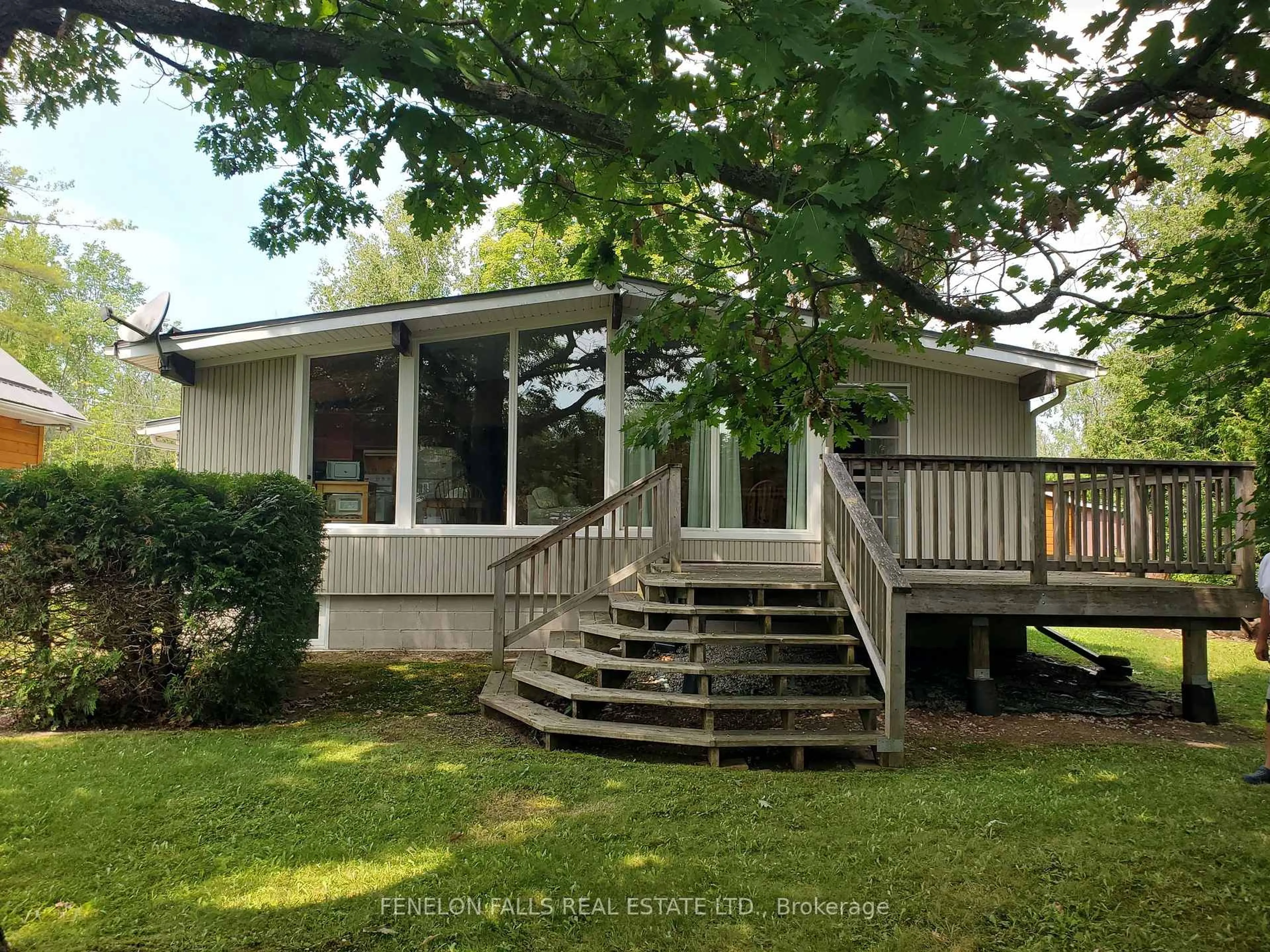 Home with vinyl exterior material, unknown for 9 Gold St, Kawartha Lakes Ontario K0M 1N0
