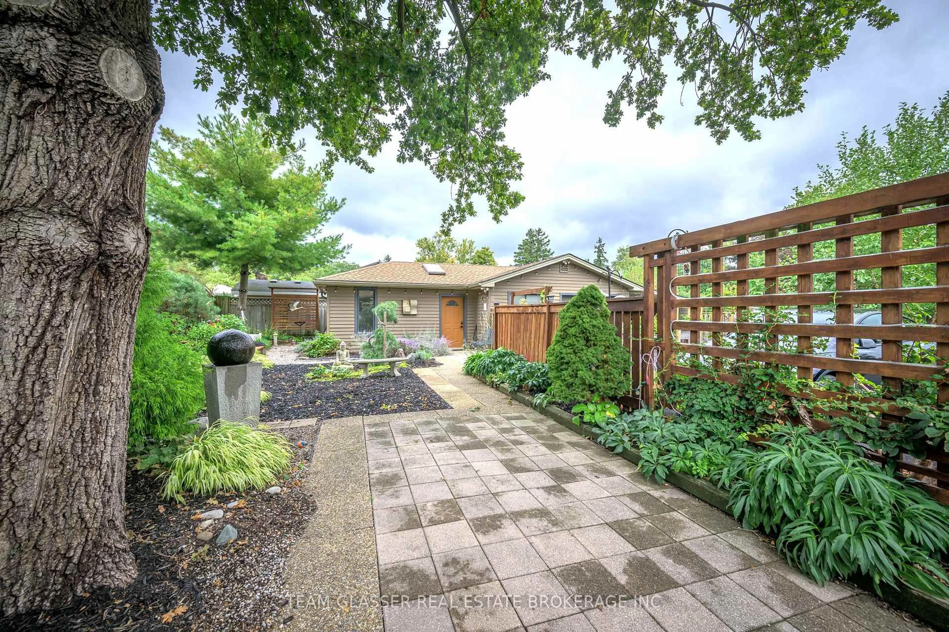 Patio, street for 7070 LONGWOODS Rd, London South Ontario N6P 1P9