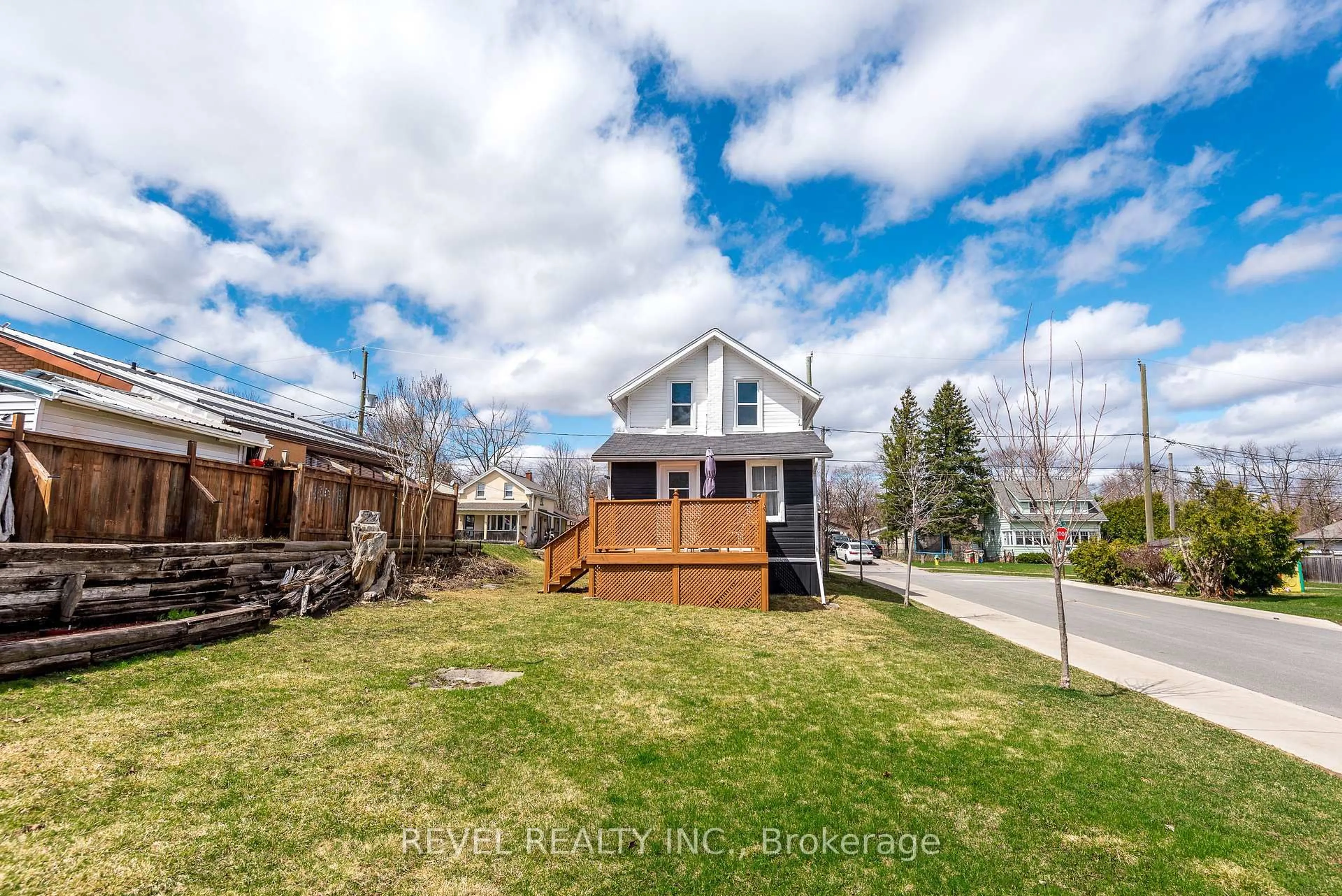 A pic from outside/outdoor area/front of a property/back of a property/a pic from drone, street for 11 Vimy Rd, Kawartha Lakes Ontario K9V 2S4