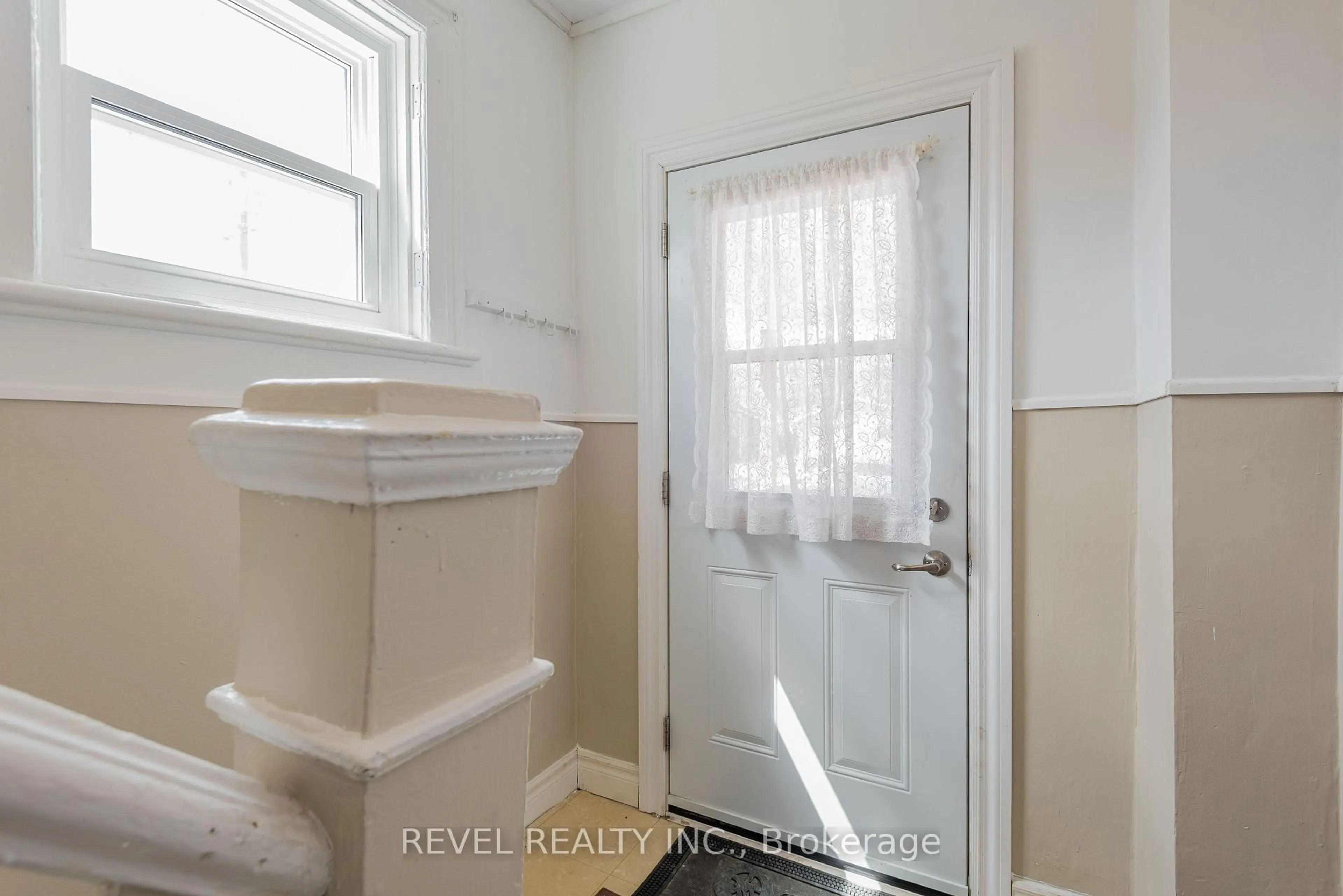 A pic of a room for 11 Vimy Rd, Kawartha Lakes Ontario K9V 2S4