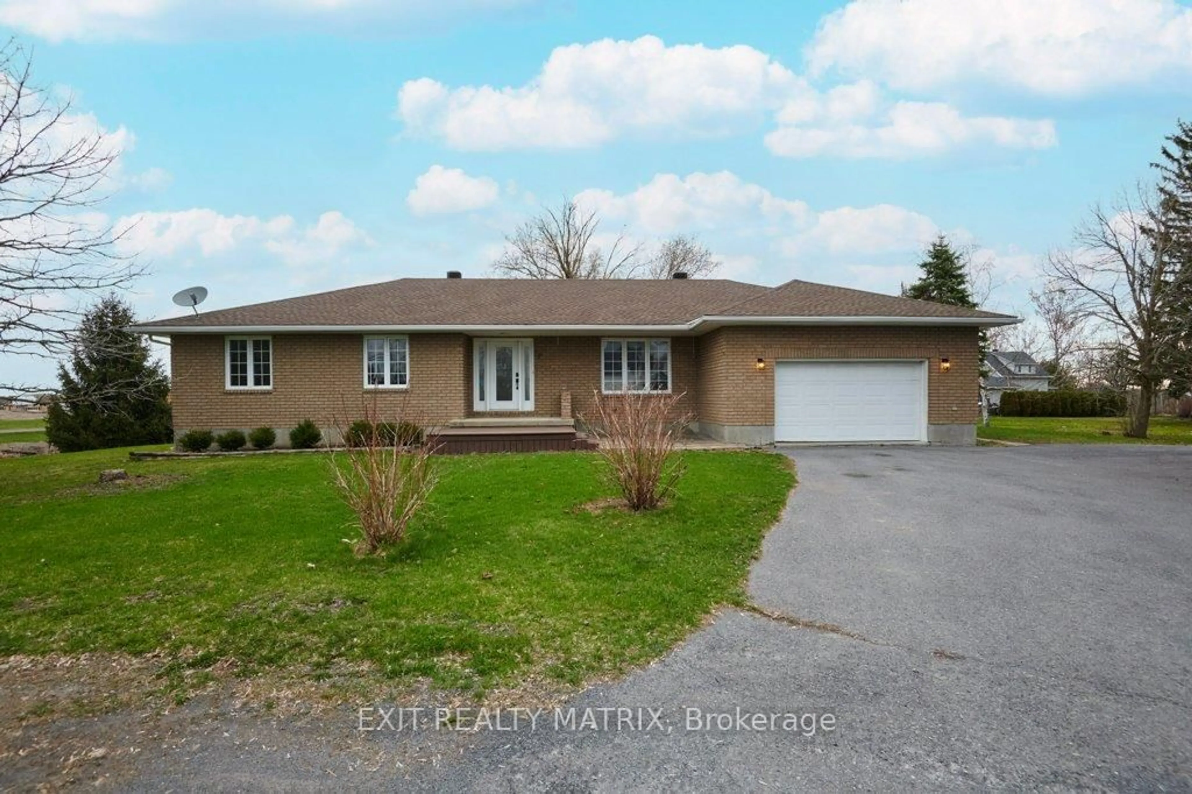 Home with brick exterior material, street for 7 Bridge St, North Stormont Ontario K0A 1R0