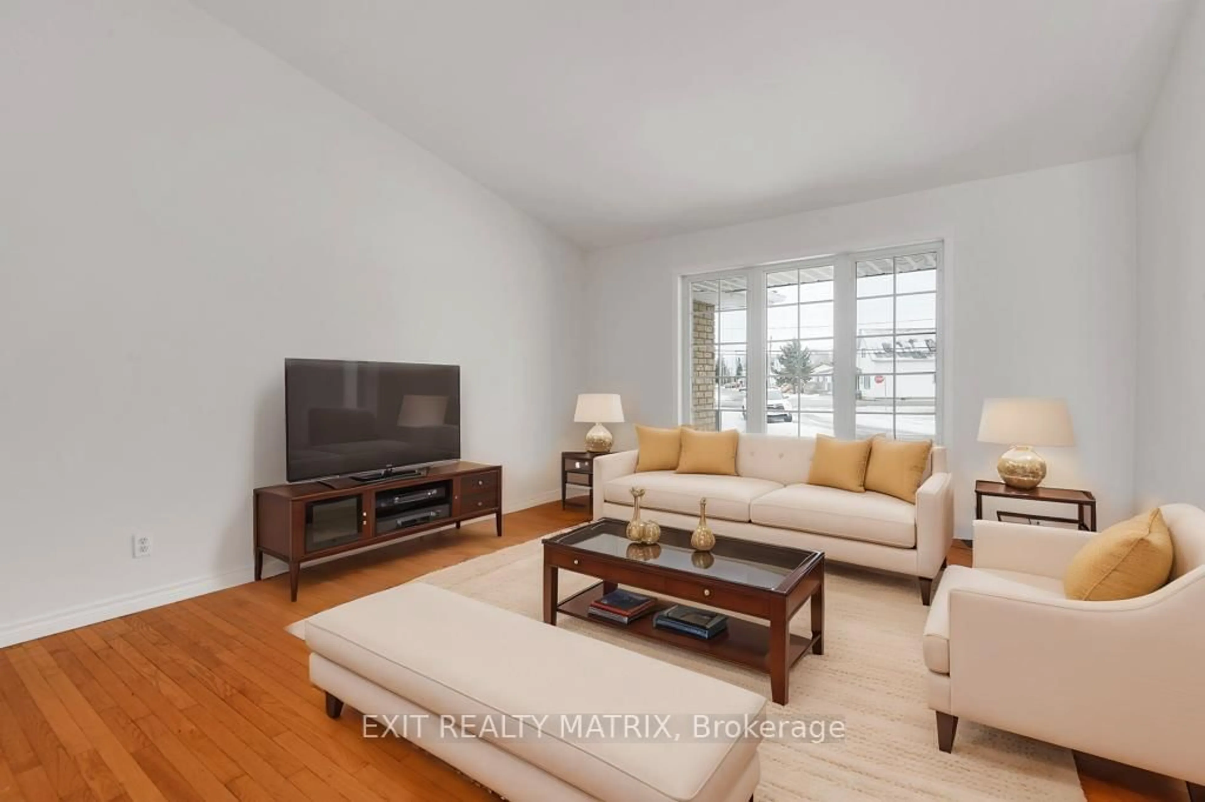 Living room with furniture, wood/laminate floor for 7 Bridge St, North Stormont Ontario K0A 1R0