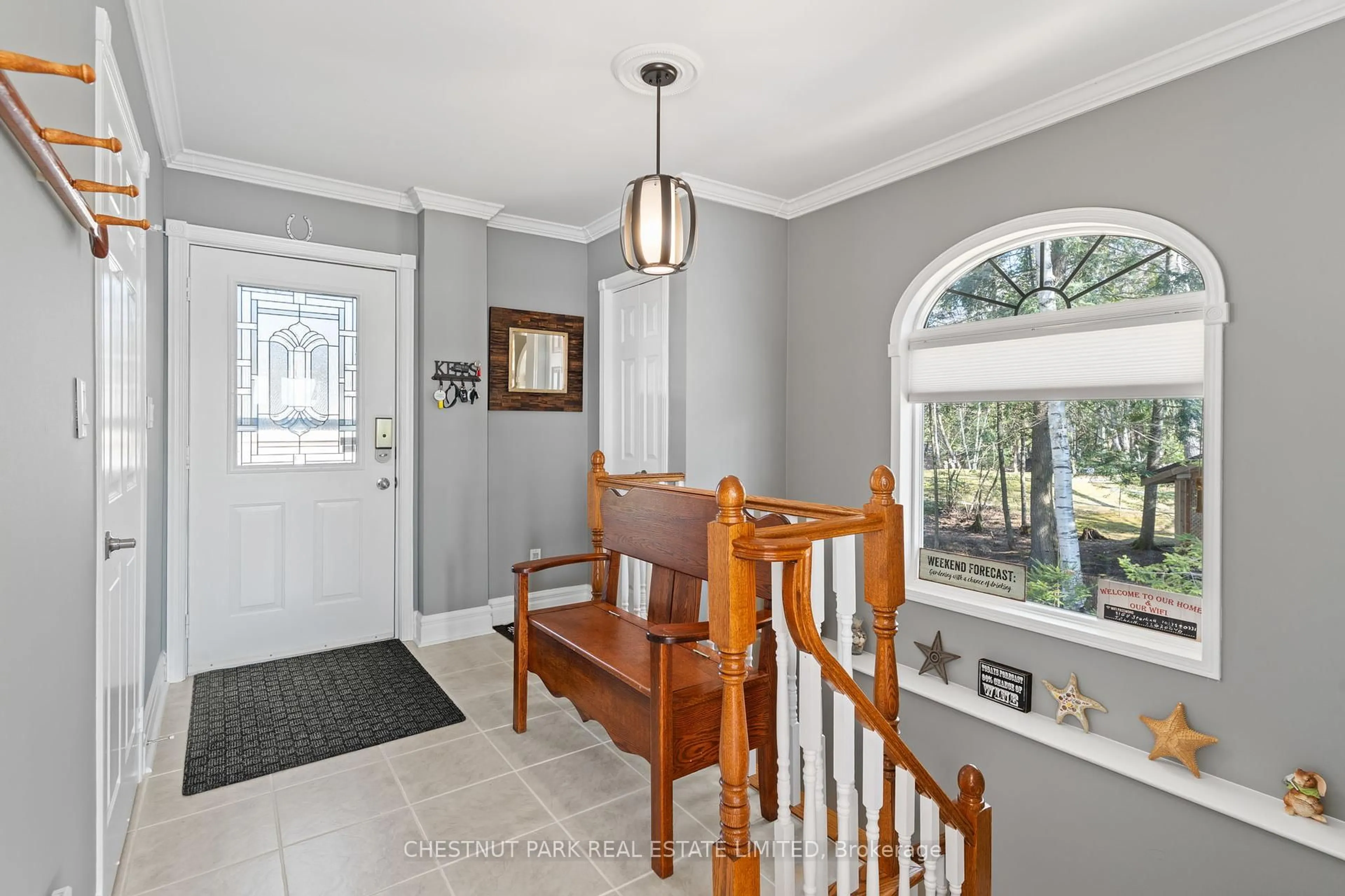 Indoor entryway for 1168 Curry Rd, Dysart et al Ontario K0M 1S0