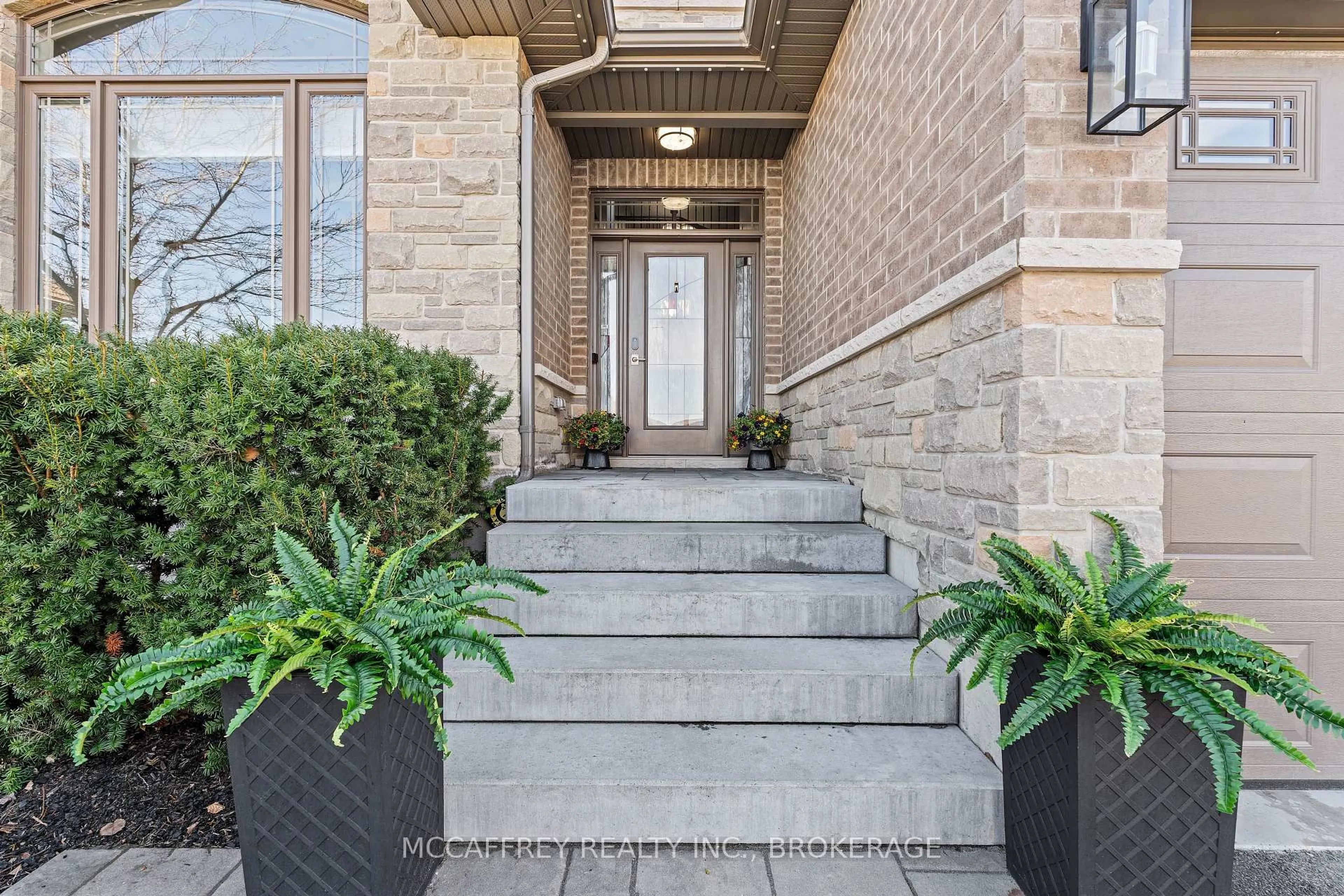 Indoor entryway for 64 Ashwood Cres, Greater Napanee Ontario K7R 0B1