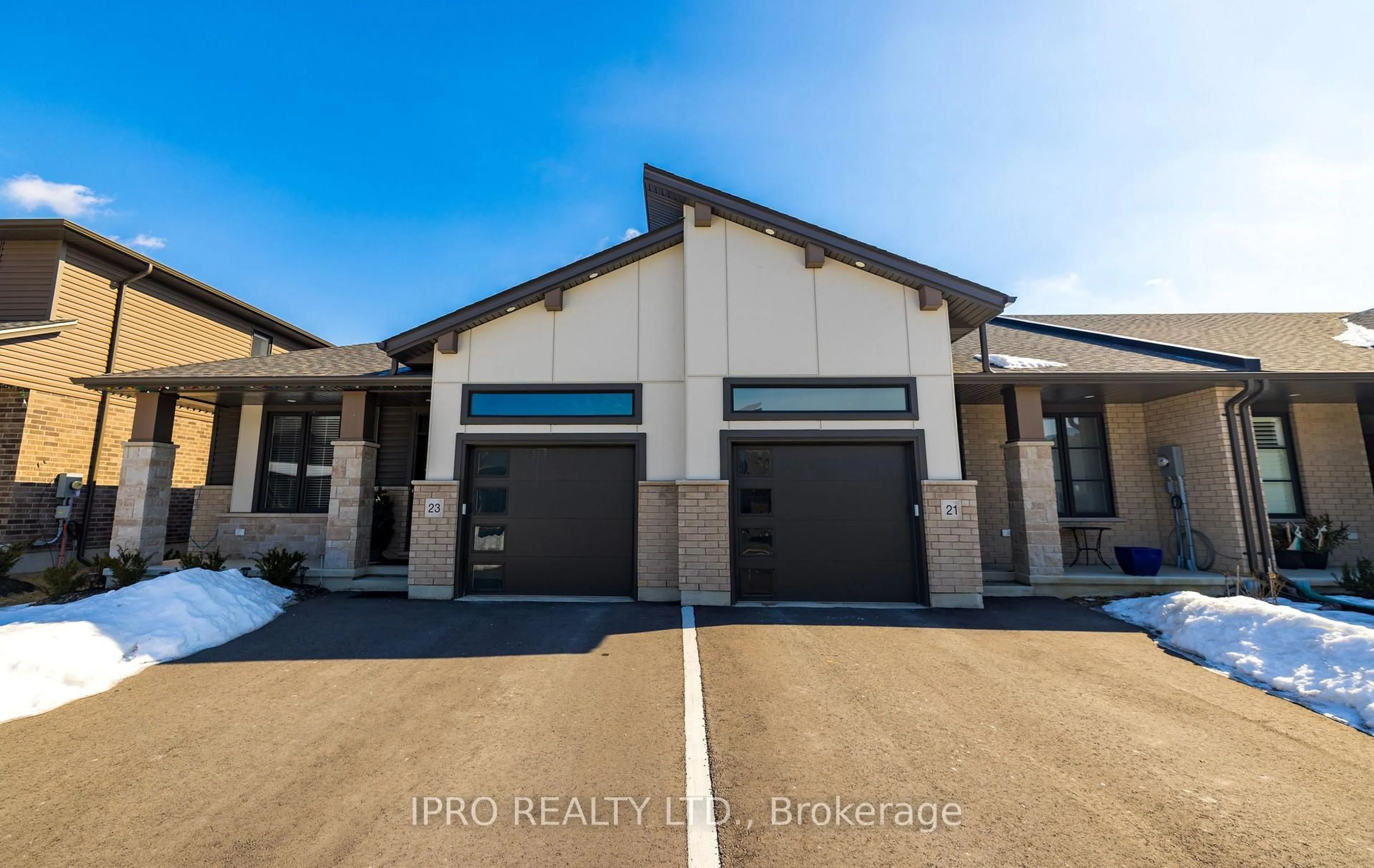 Indoor garage for 23 Martin St, Tillsonburg Ontario N4G 0K3