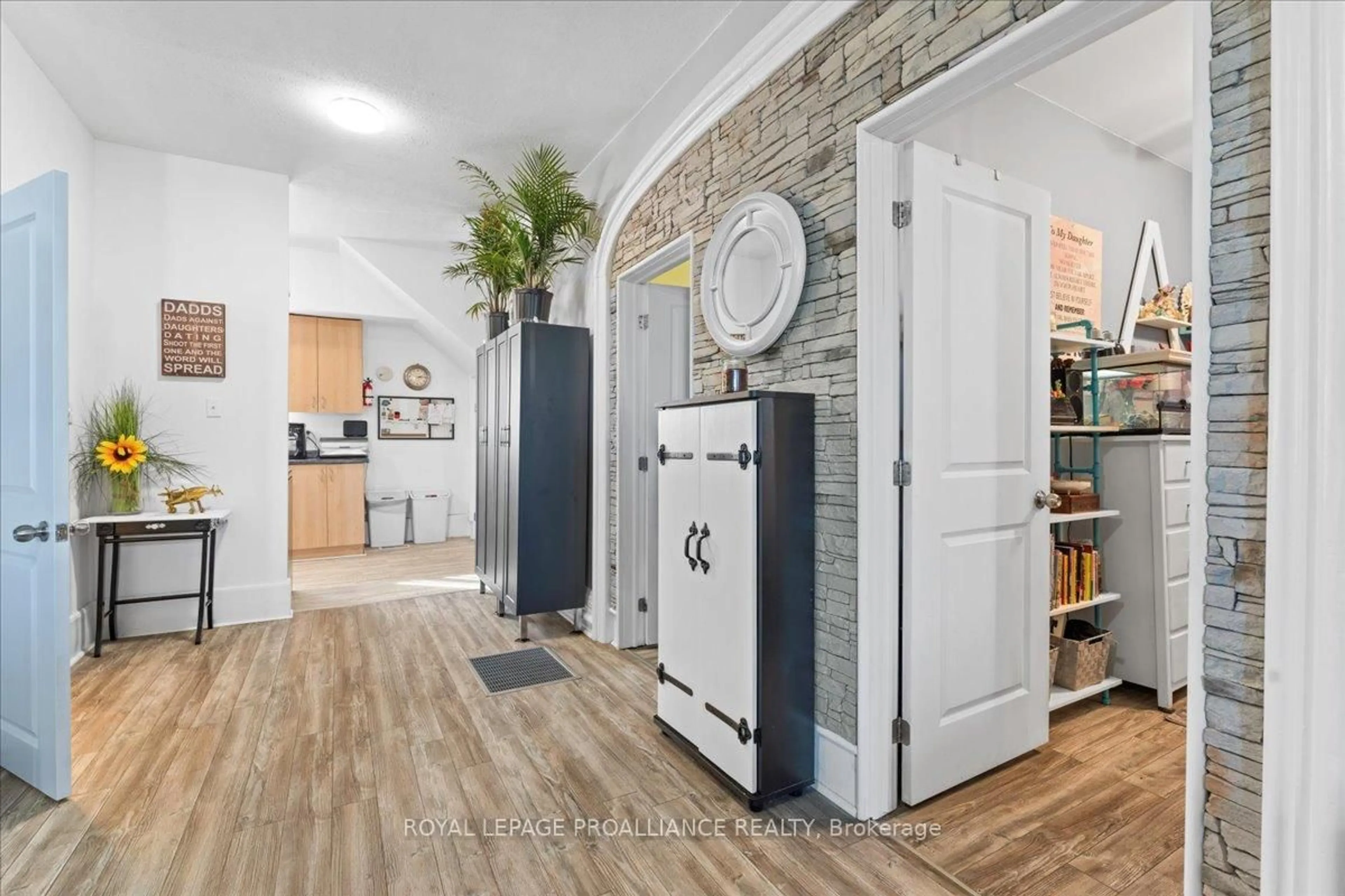 Indoor entryway for 13 Church St, Stirling Ontario K0K 3E0